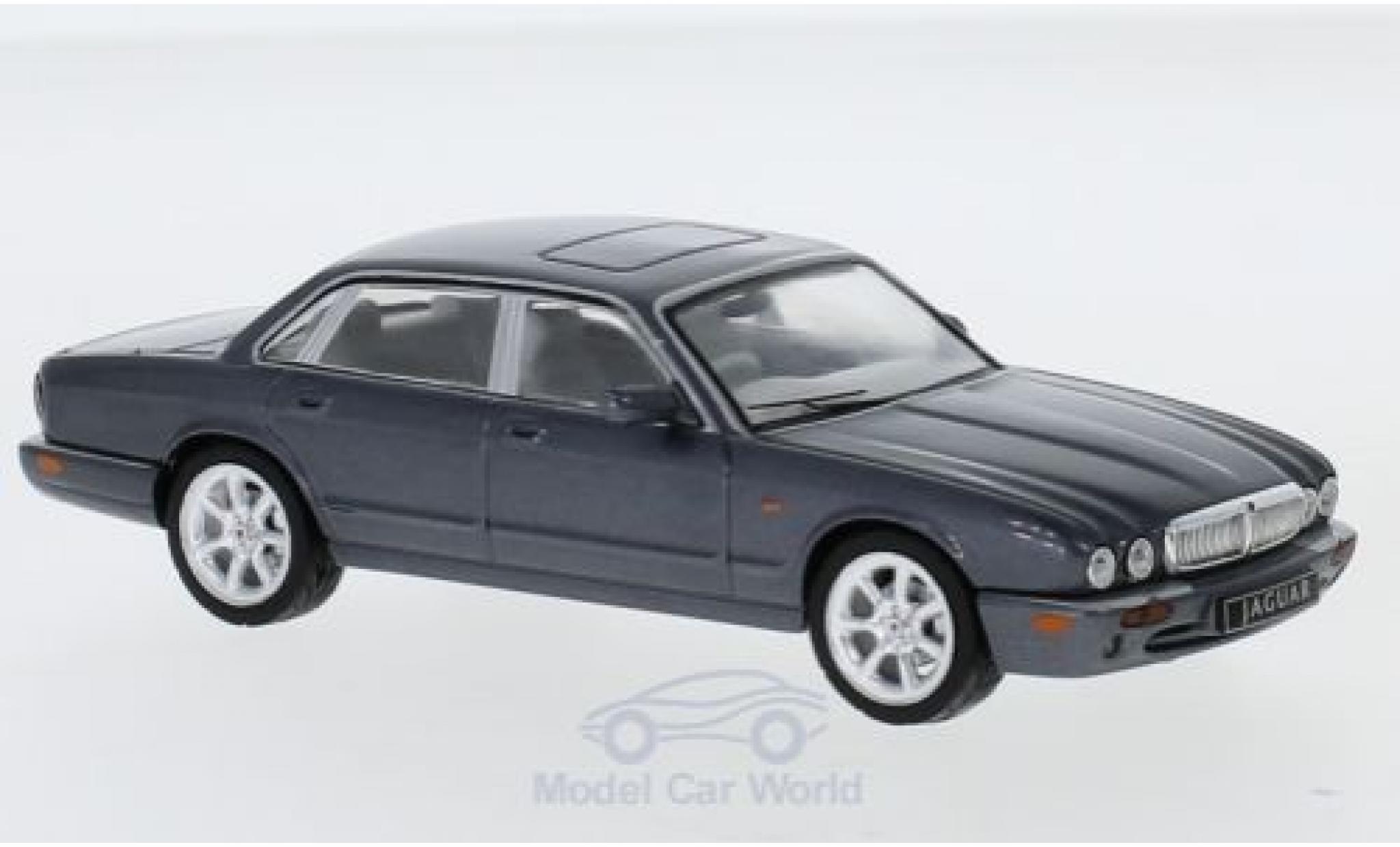 Jaguar XJ 1/43 IXO 8 (X308) metallic grijs RHD 1998 modelauto