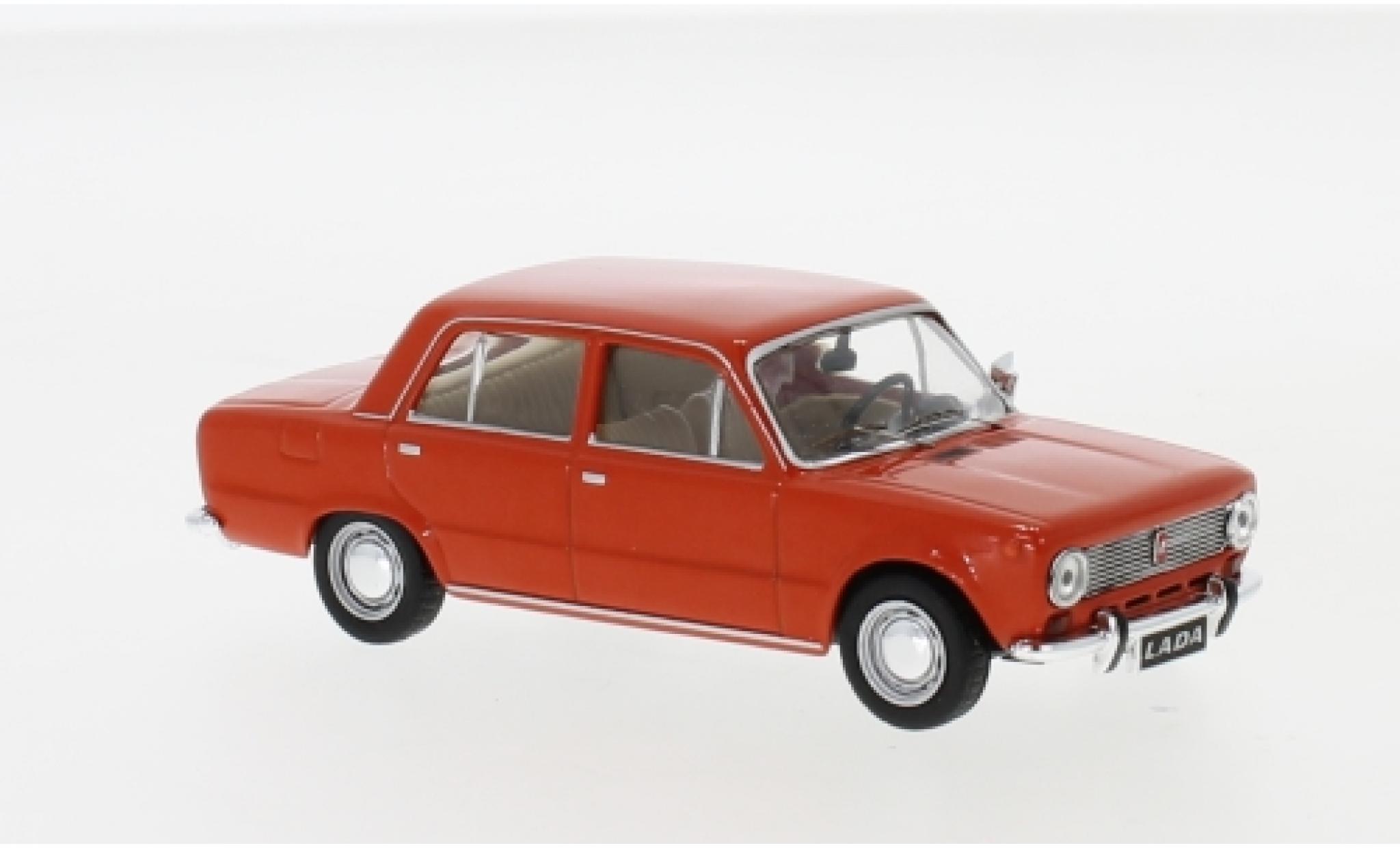 Lada 1200 1/43 IXO rood 1970 modelauto