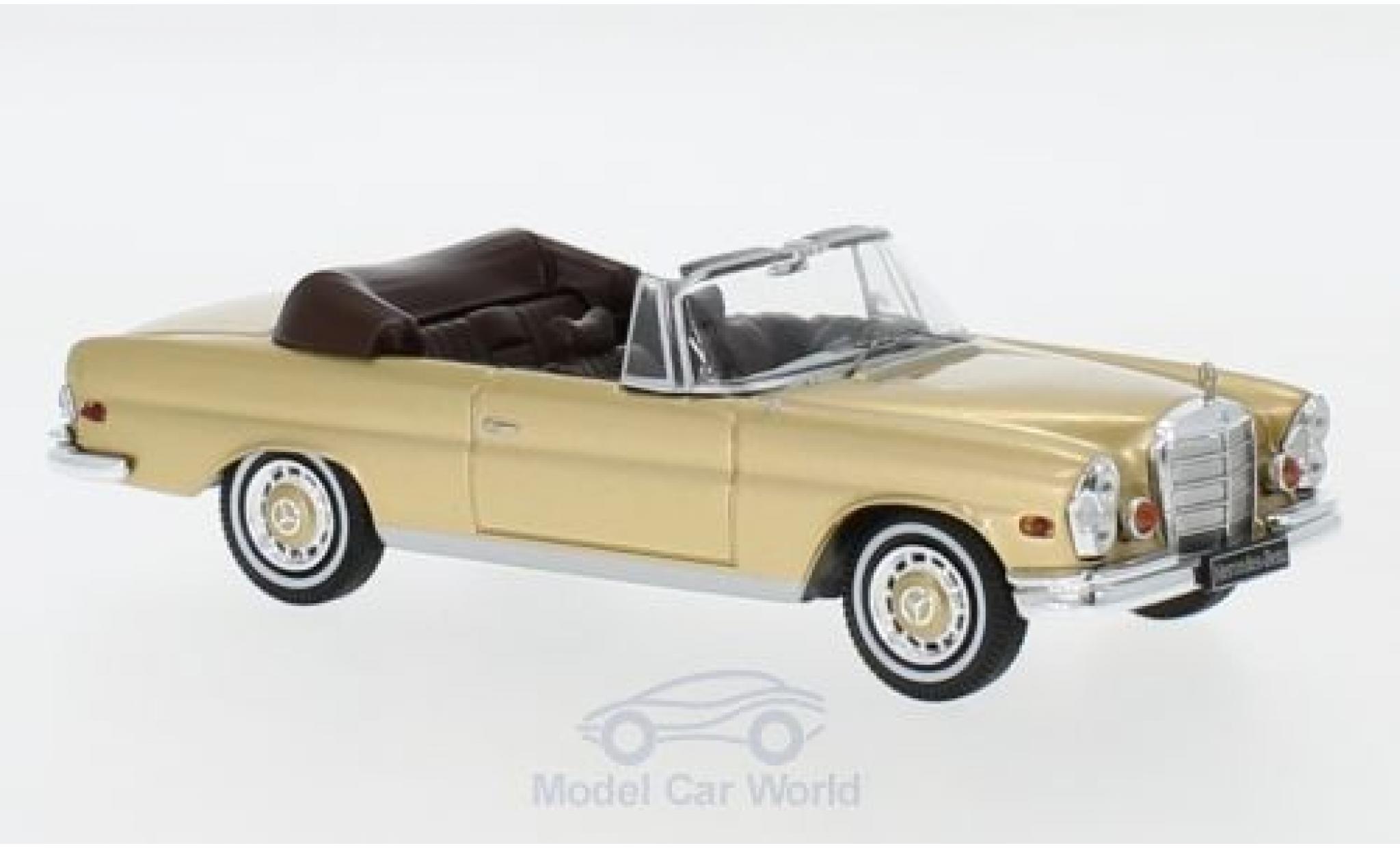 Mercedes 280 1/43 IXO SE (W111) 3.5 gold 1969 modelauto