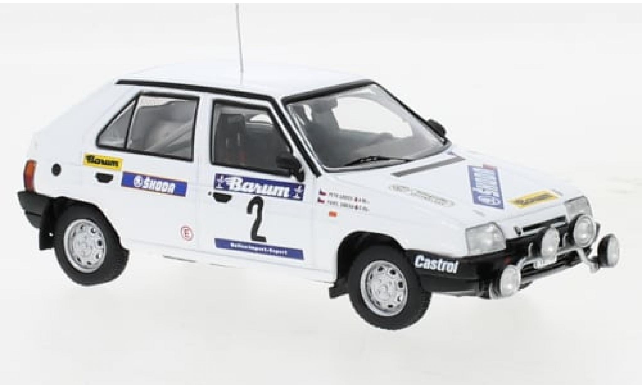 Skoda Favorit 1/43 IXO 136L No.2 Rallye Vala&scaron;ska&aacute; Zima 1989 1:43 modelauto