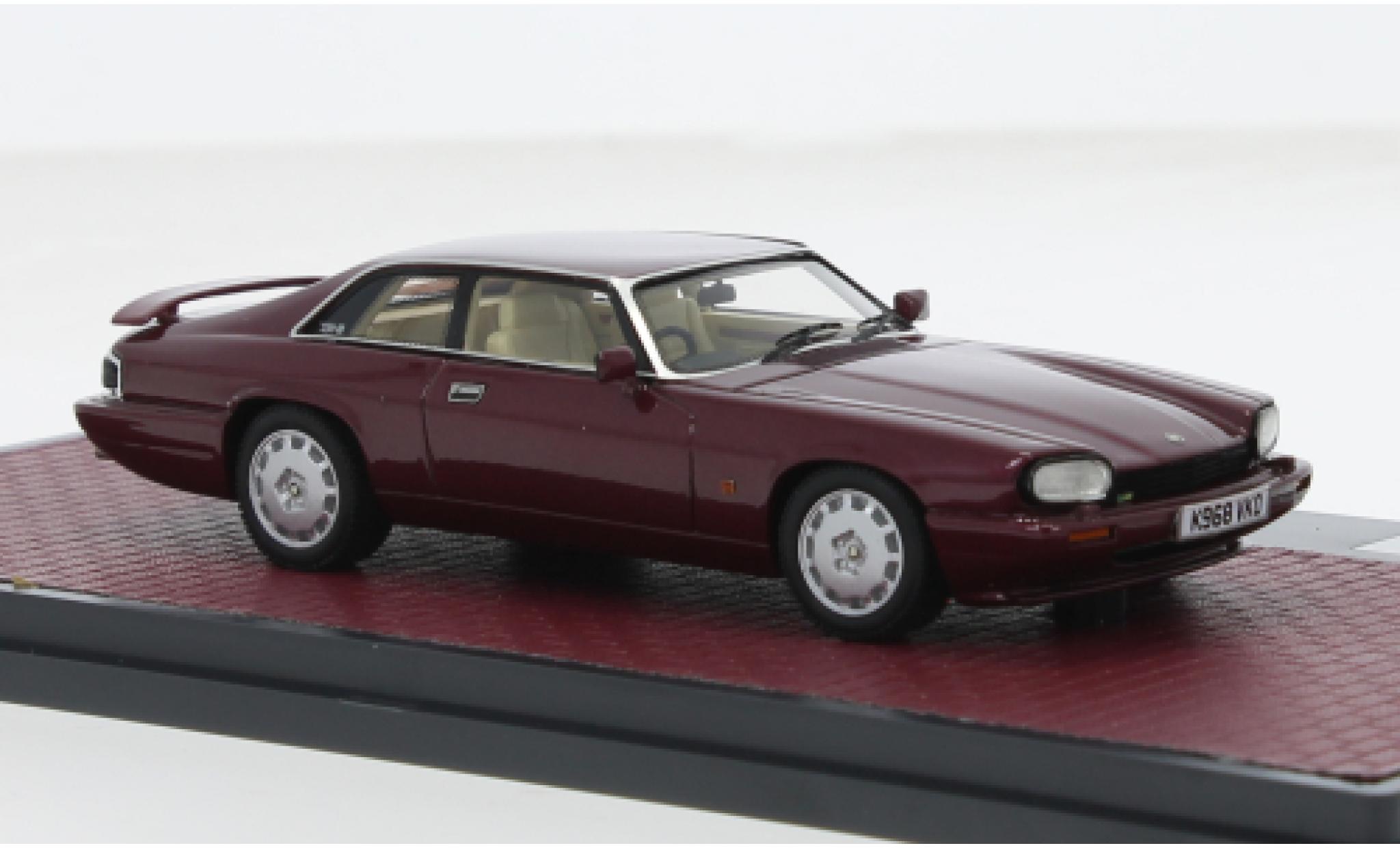 Jaguar XJ 1/43 Matrix R-S rood 1991 1:43 modelauto