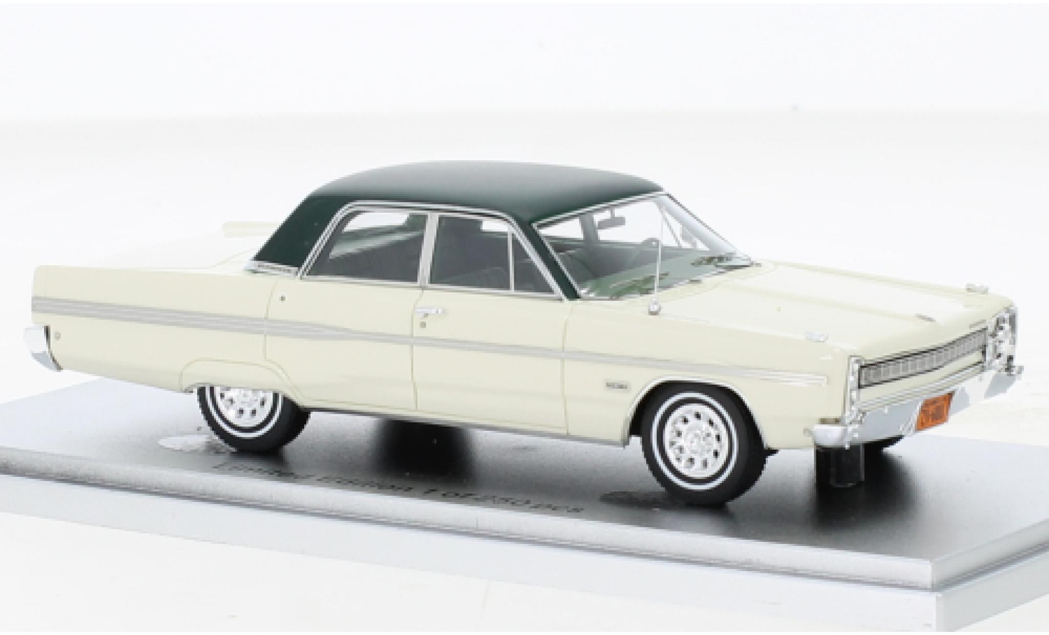 Plymouth Fury 1/43 Kess 4-Door Sedan beige/groen 1968 modelauto
