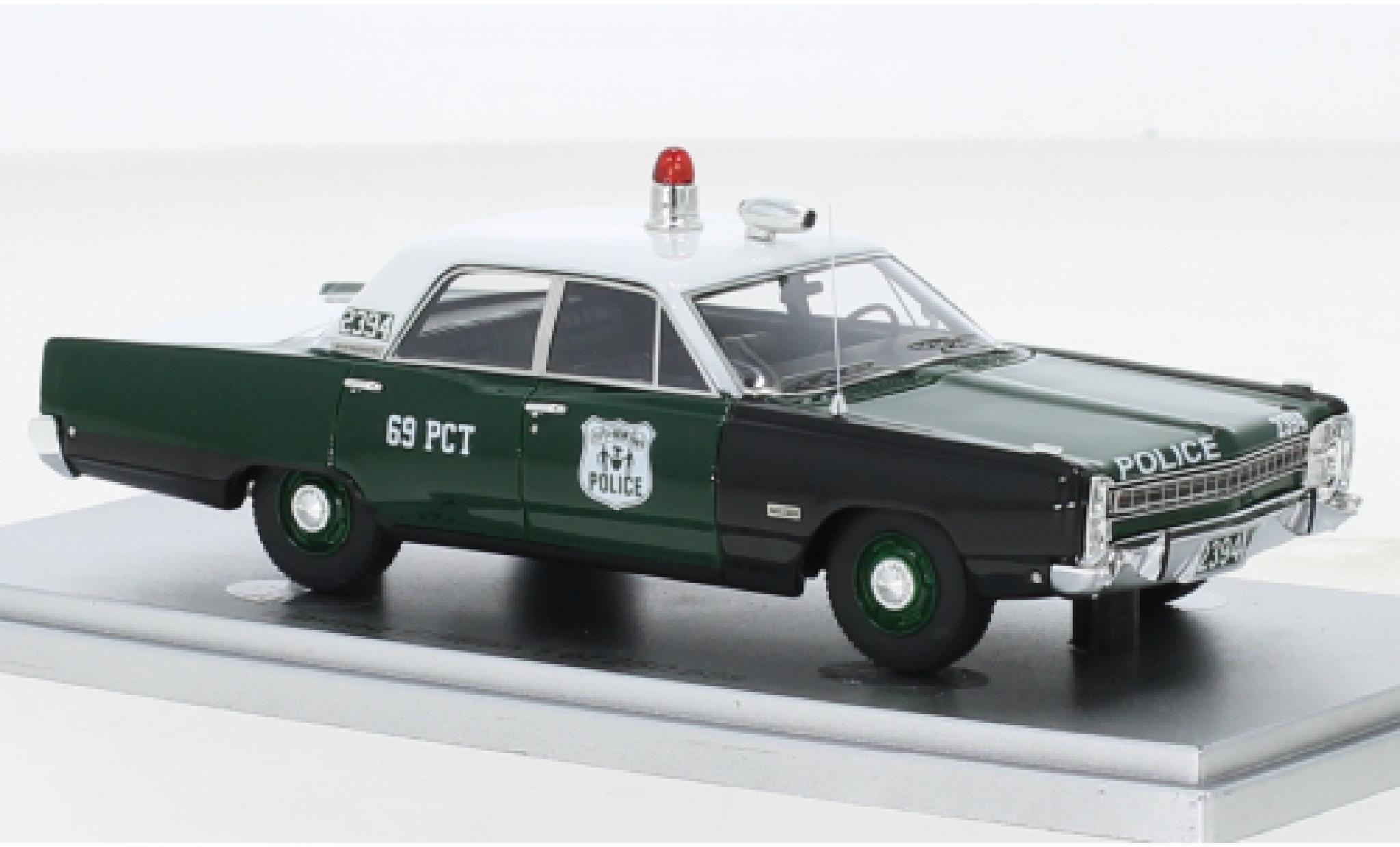 Plymouth Fury 1/43 Kess 4-Door Sedan City Of New York Politie 1968 modelauto