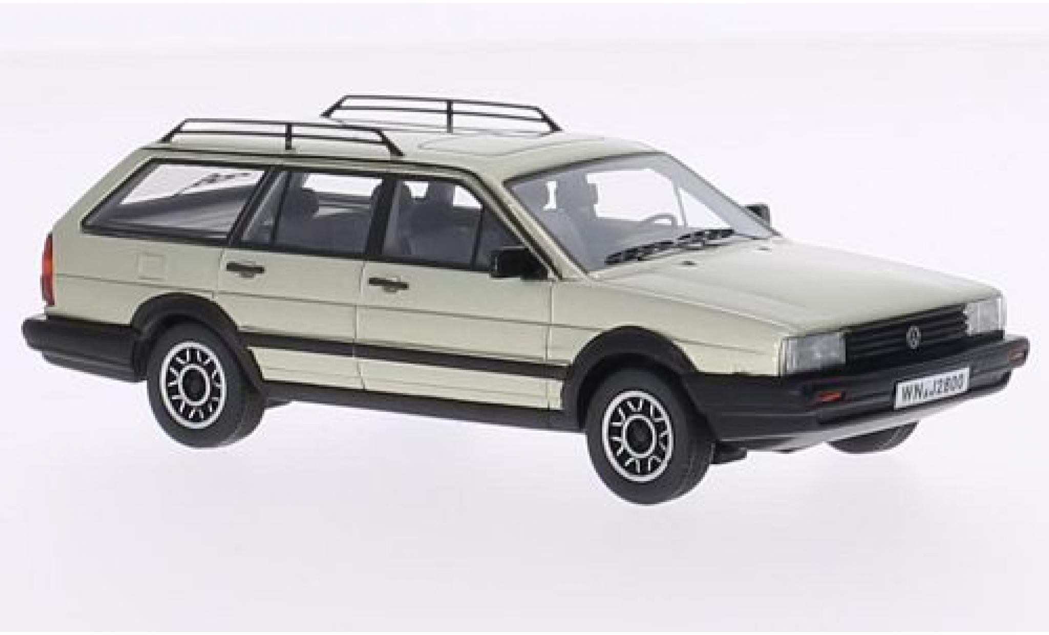 Volkswagen Passat 1/43 Kess Variant GT Syncro metallic beige 1985 1:43 modelauto