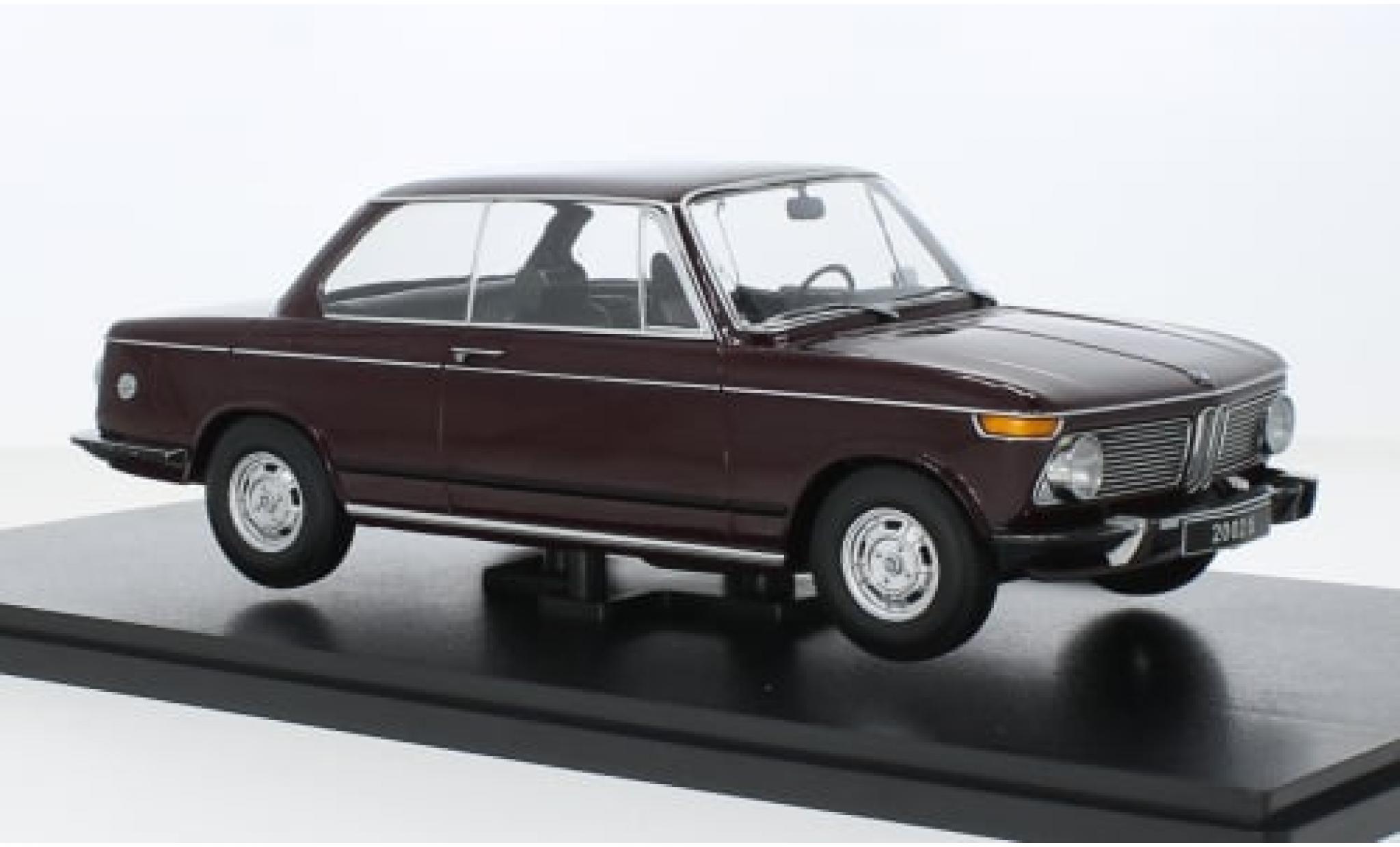 Bmw 2002 1/18 KK Scale ti rood 1971 1:18 modelauto