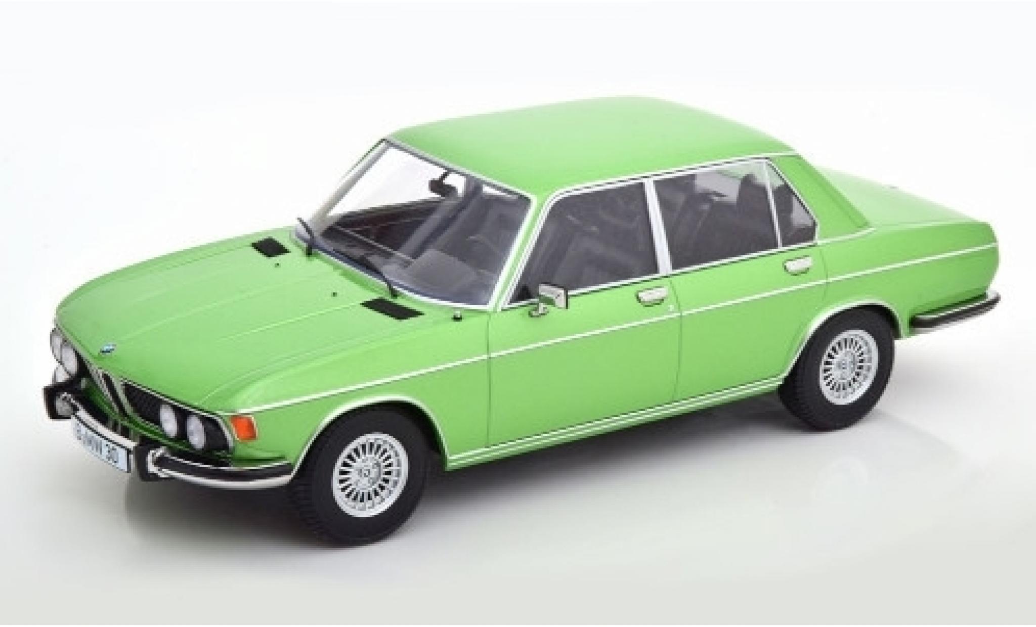 Bmw 3.0 1/18 KK Scale S (E3) metallic groen 1971 modelauto
