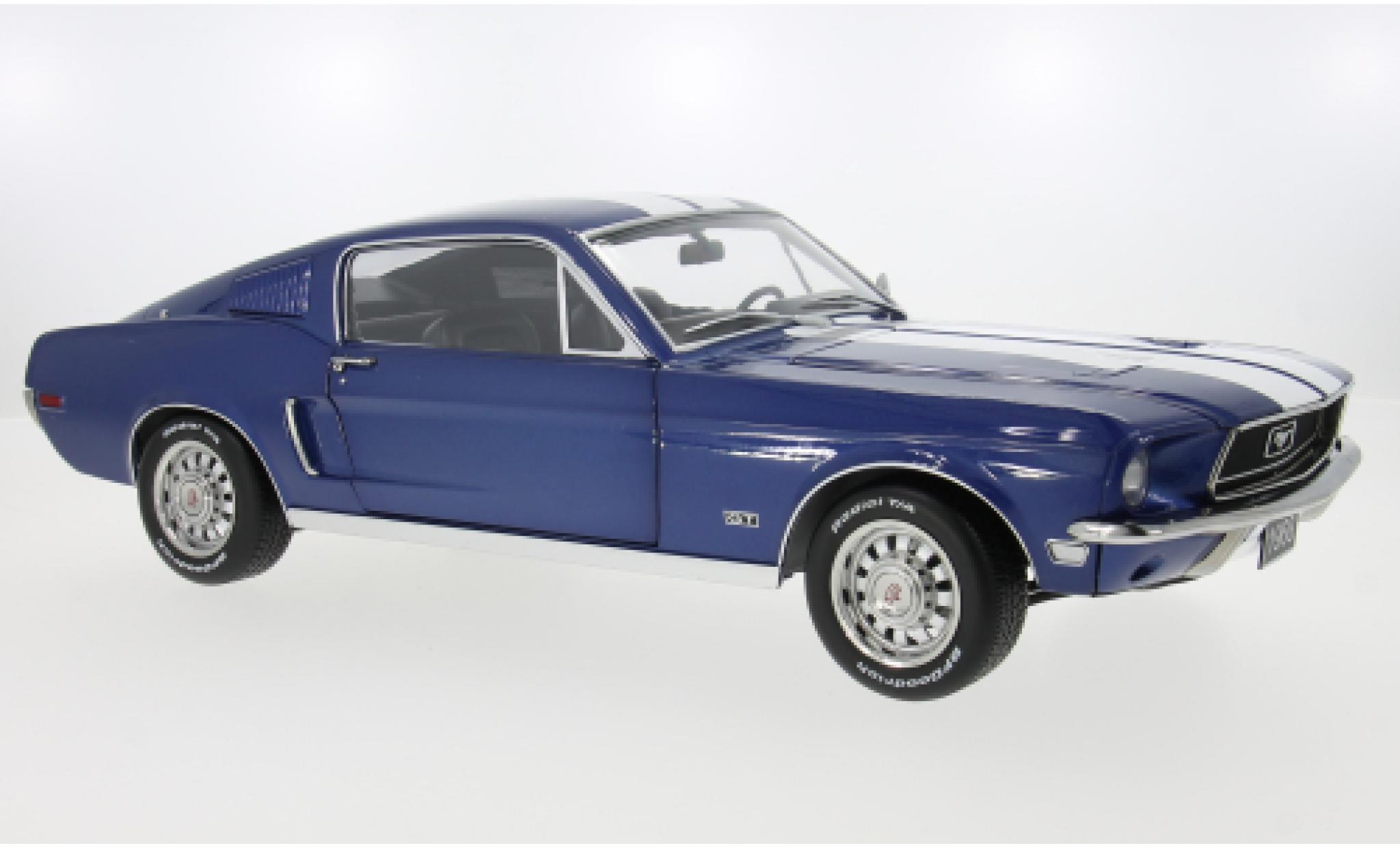 Ford Mustang 1/12 KK Scale GT Fastback blauw/wit 1968 1:12 modelauto