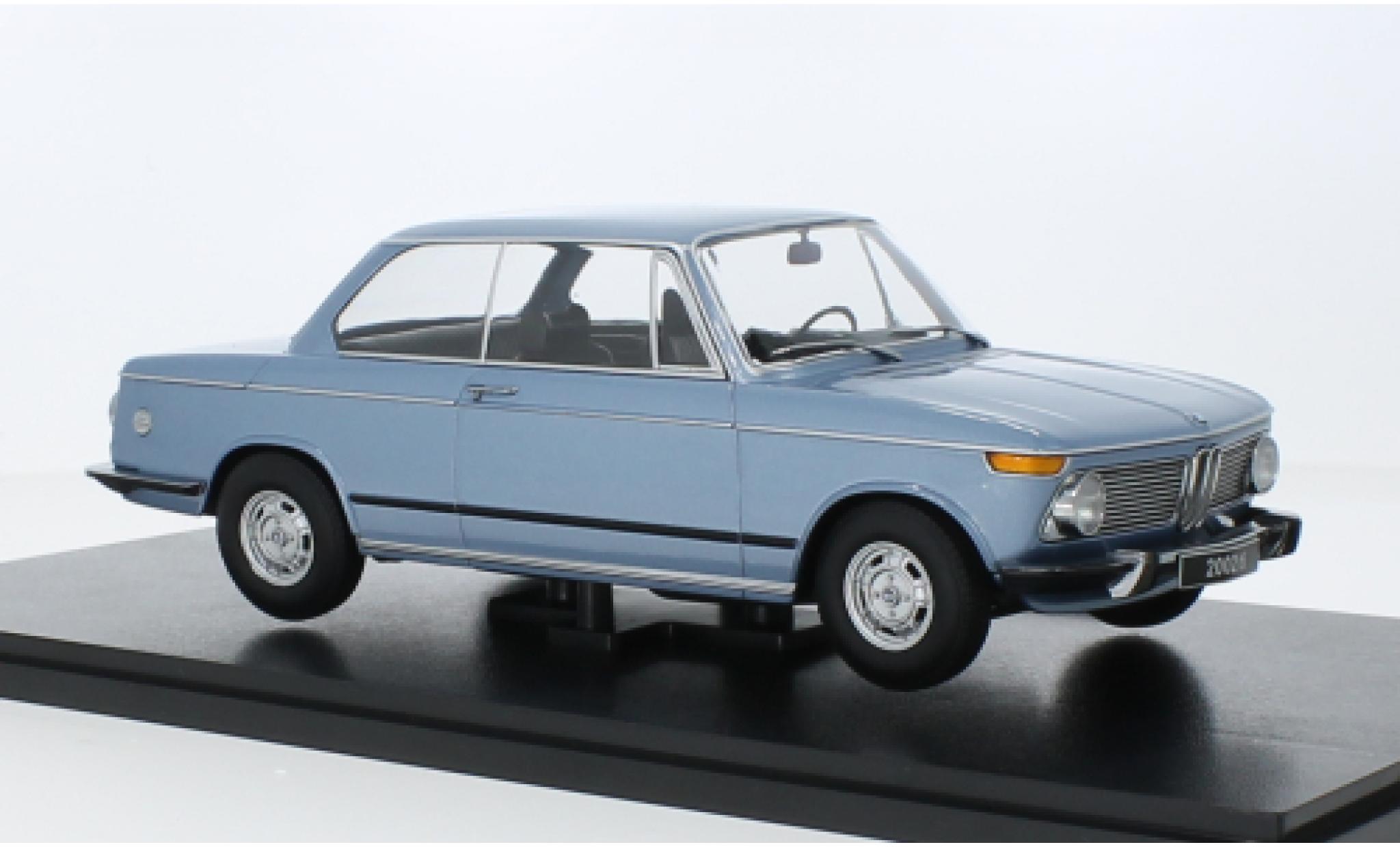 Bmw 2002 1/18 KK Scale ti metallic blauw clair 1971 modelauto