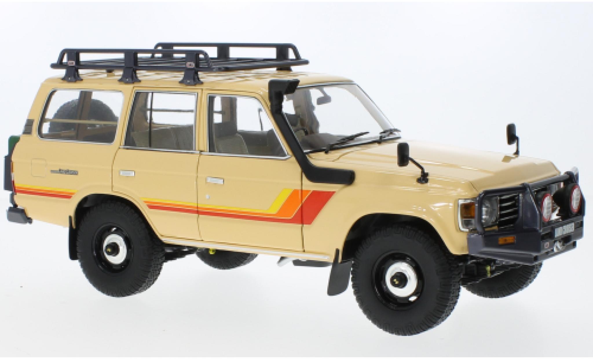 Toyota Land Cruiser 1/18 Kyosho 60 beige/D&eacute;corer modelauto
