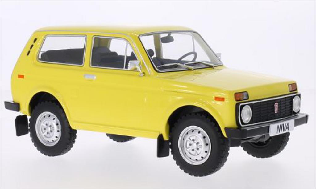 Lada Niva 1/18 MCG 1600 geel 1976 modelauto