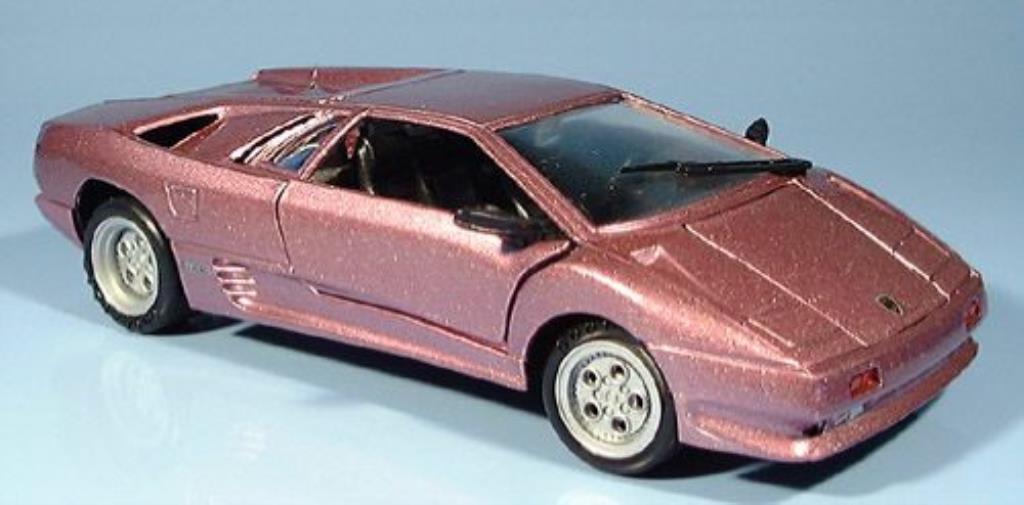 Lamborghini Diablo 1/24 Motormax lila modelauto