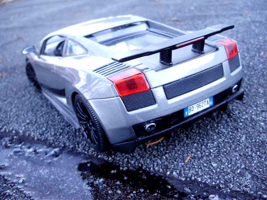 Lamborghini Gallardo Superleggera 1/18 Maisto Superleggera grijs foncee modelauto