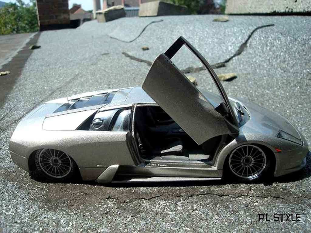 Lamborghini Murcielago Competizione grijs 1/18 Maisto