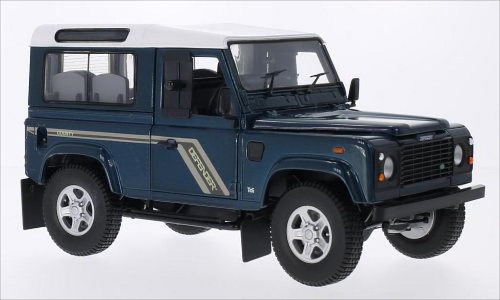 Land Rover Defender 1/18 Universal Hobbies 90 County Station Wagon metallic grun/wit RHD 2004 modelauto