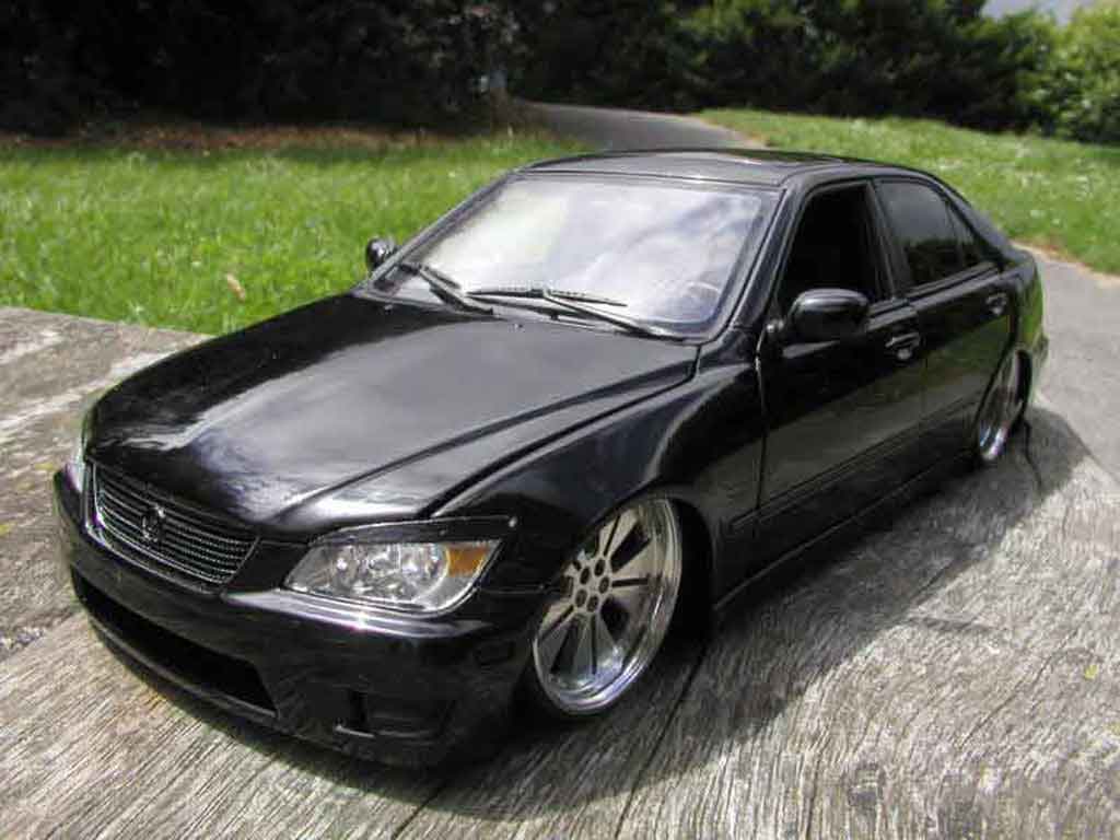 Toyota Altezza 1/18 Autoart dub modelauto