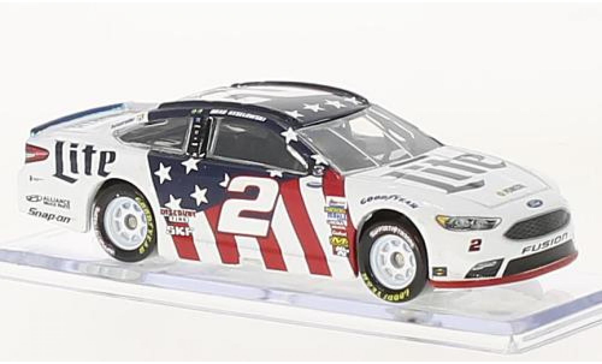 Ford Fusion 1/64 Lionel Racing No.2 Team Penske Miller Lite Patriotic Nascar 2017 B.Keselowski sans Vitrine modelauto