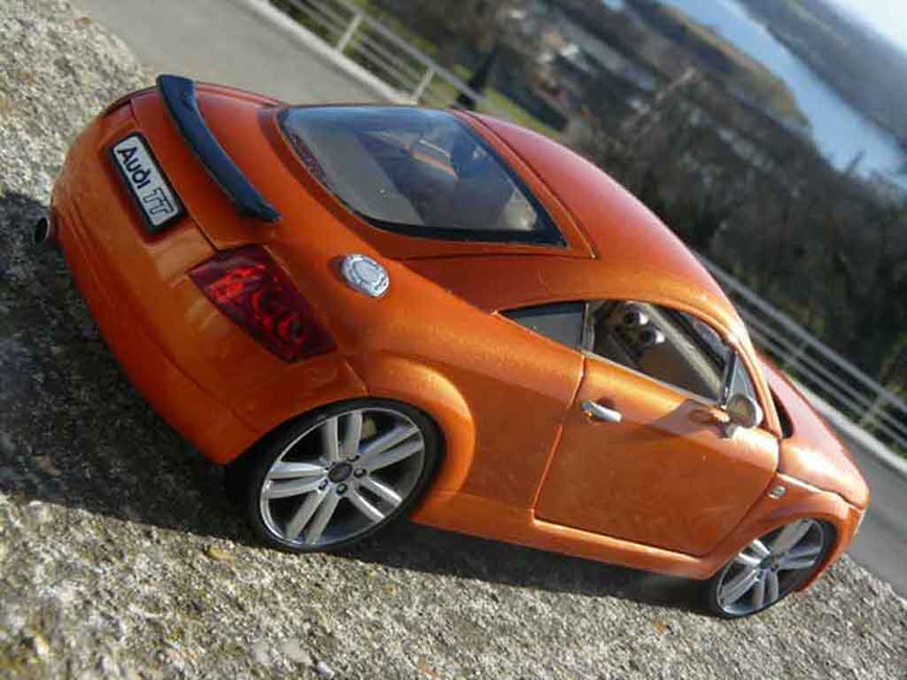 Audi TT coupe s-line oranje jantes 19 pouces 1/18 Revell