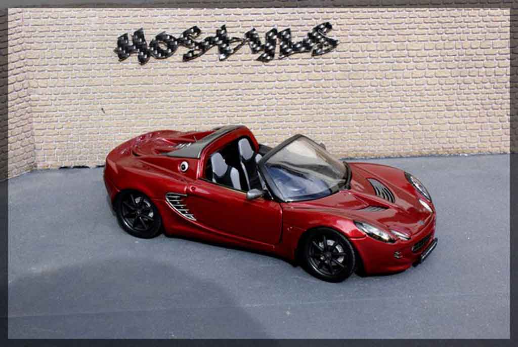 Lotus Elise 111S rood / carbon 1/18 Welly