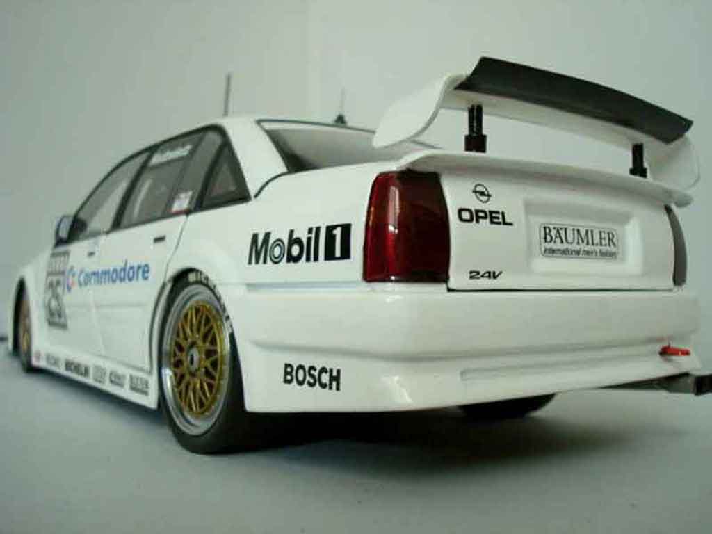 Opel Omega 1/18 Minichamps lotus 3000 24v dtm modelauto