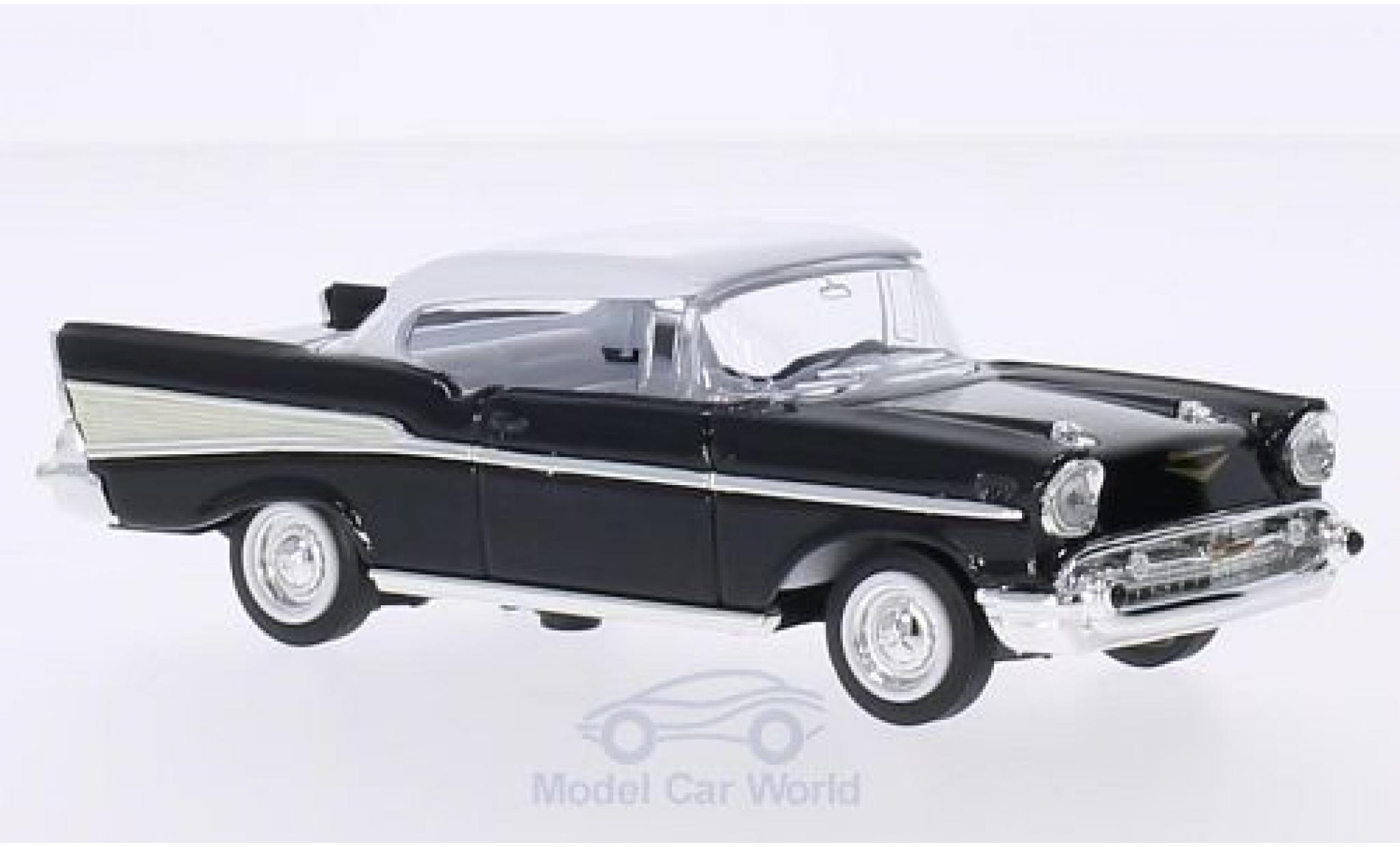 Chevrolet Bel Air 1/43 Lucky Die Cast zwart/wit 1957 ohne Vitrine modelauto