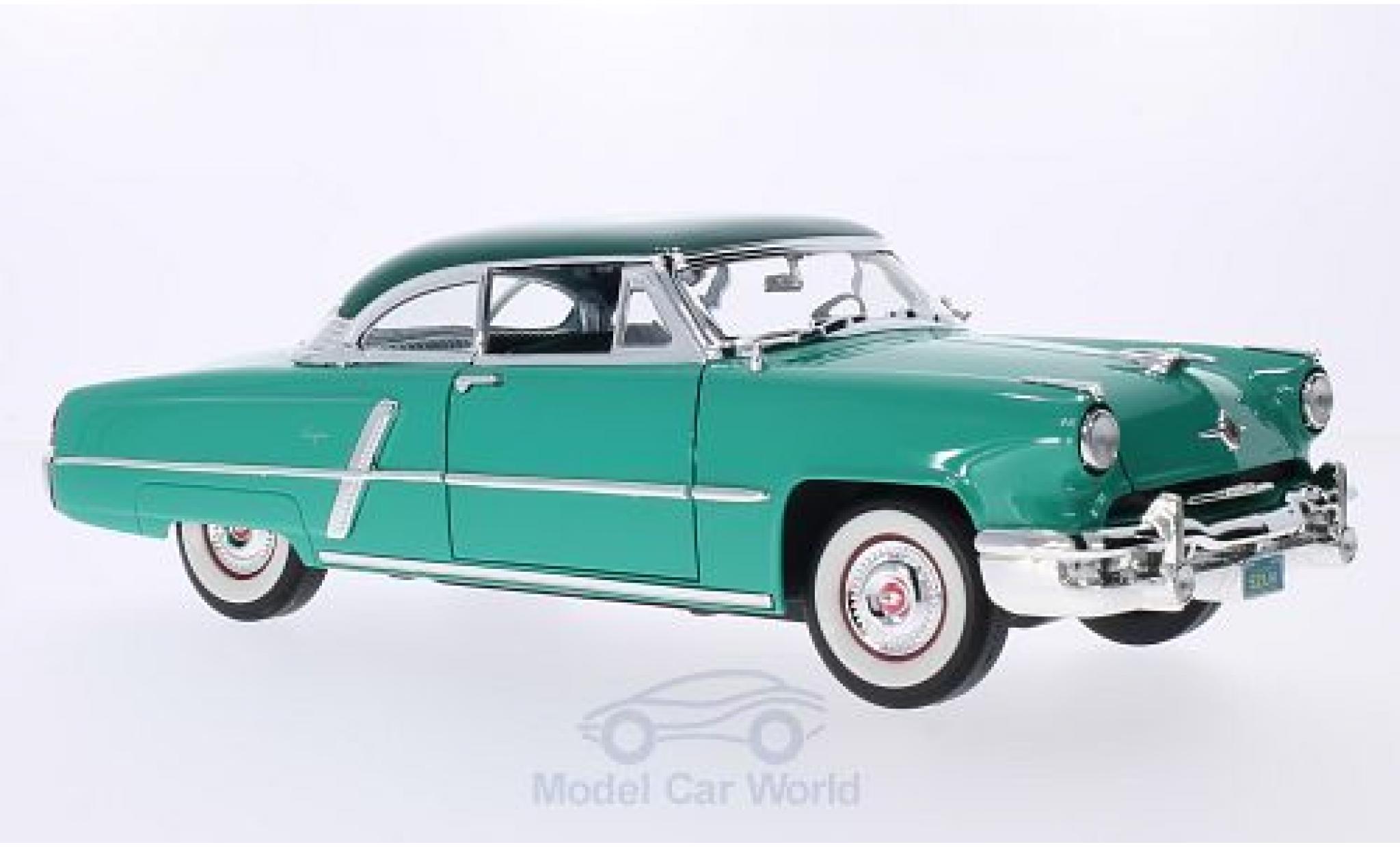 Lincoln Capri 1/18 Lucky Die Cast groen/groen 1952 modelauto