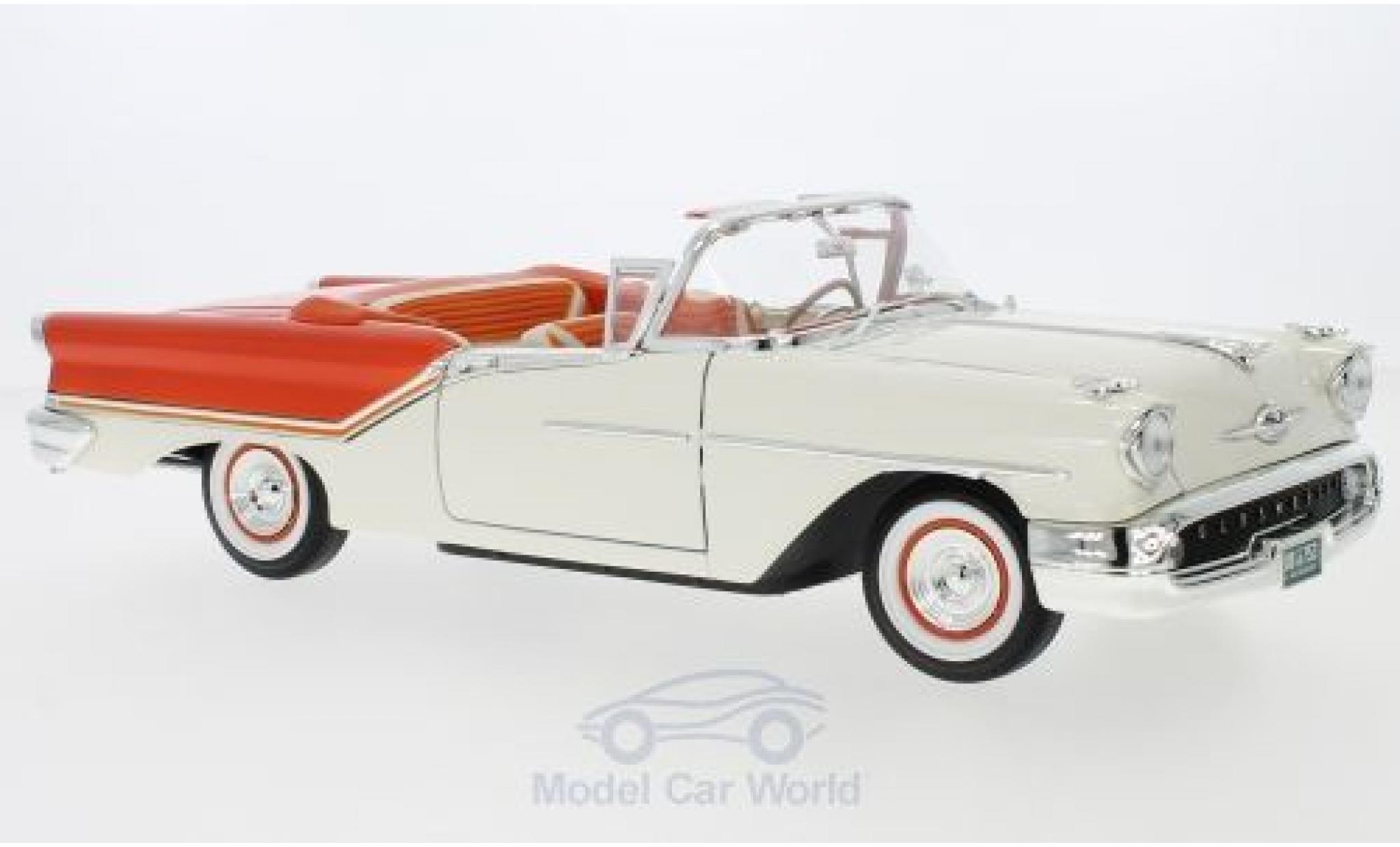 Oldsmobile Super 88 1/18 Lucky Die Cast Cabriolet wit/oranje 1957 modelauto