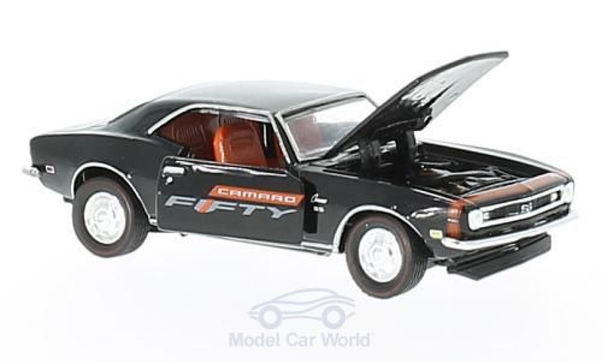 Chevrolet Camaro RS 1/64 M2 Machines SS 350 zwart 1968 Fifty Years modelauto