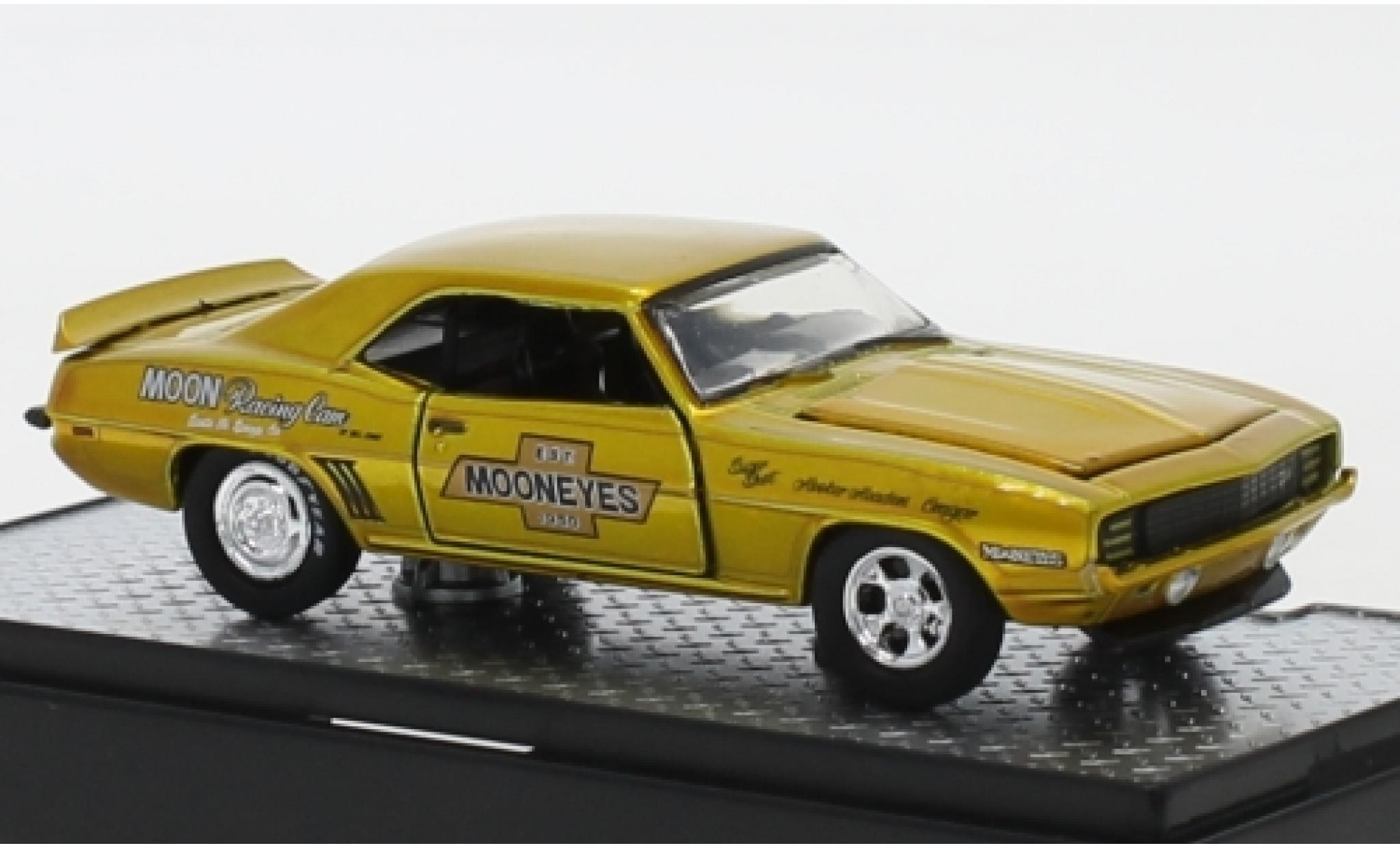Chevrolet Camaro 1/64 M2 Machines Z/28 RS Mooneyes 1969 modelauto