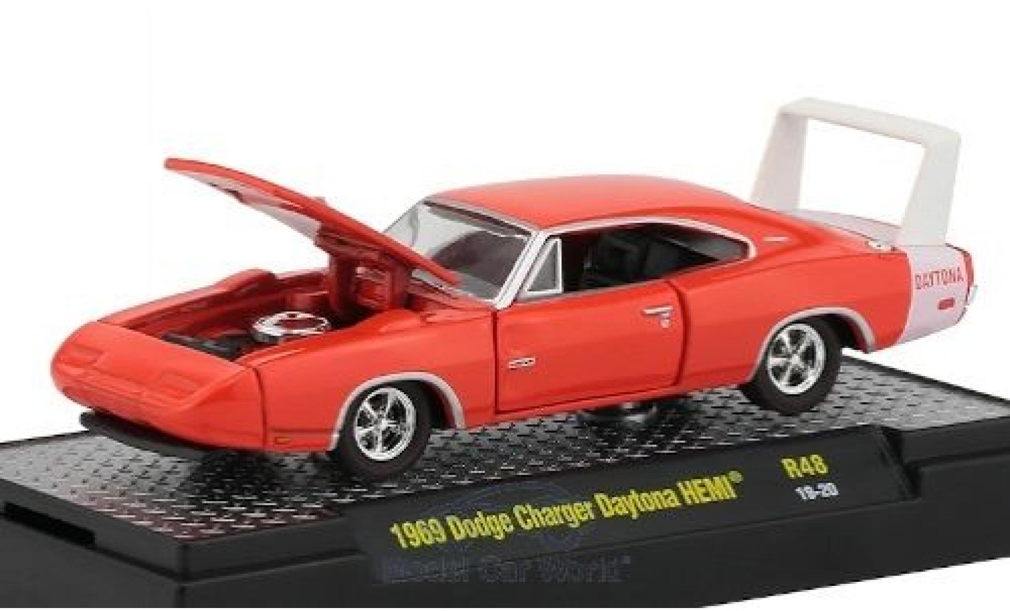 Dodge Charger 1/64 M2 Machines Daytona HEMI oranje/wit 1969 modelauto