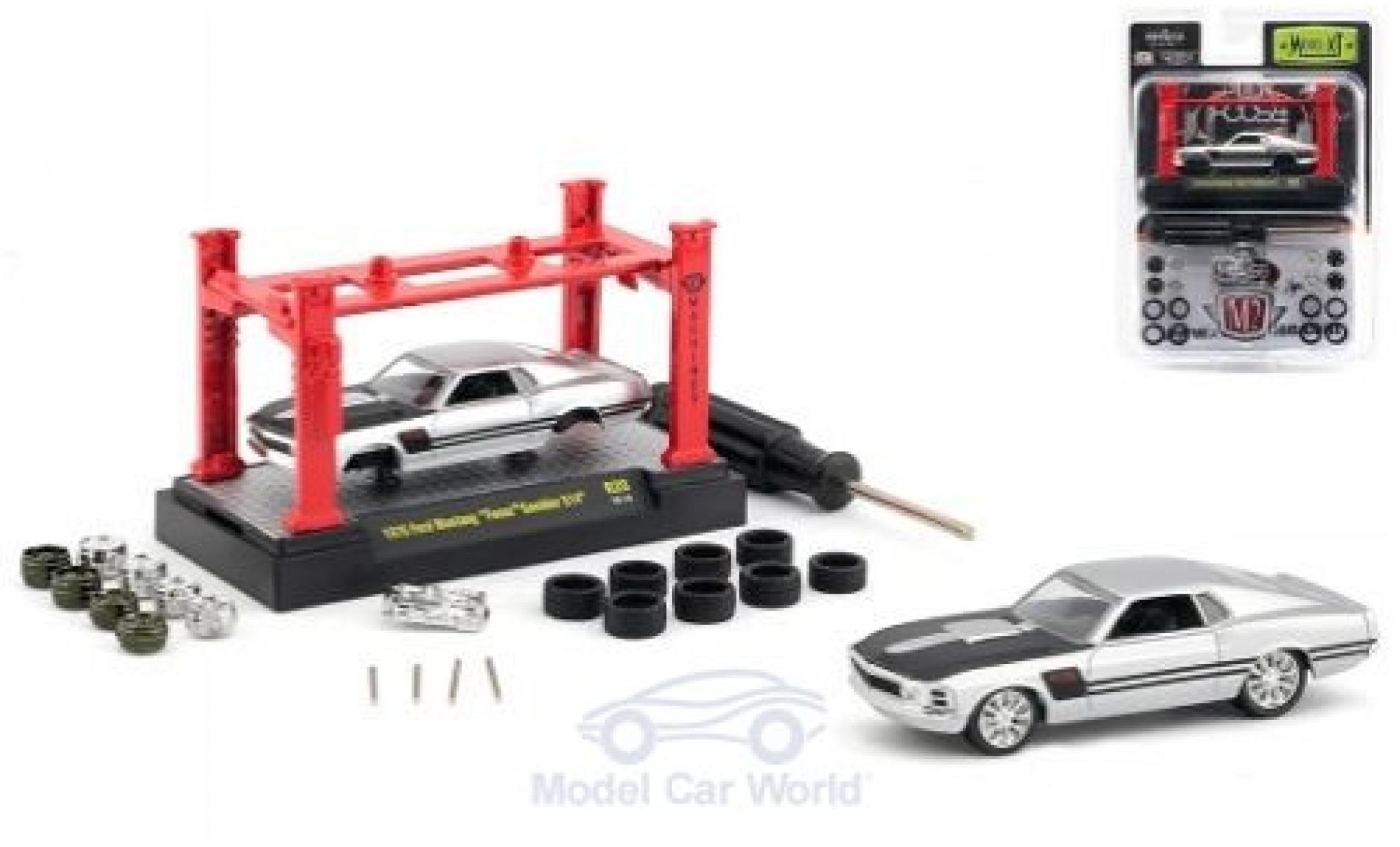 Ford Mustang 1970 1/64 M2 Machines grijs/zwart Foose Gamble 514 1970 Model-Kit Bausatz inklusive 4 Ersatzr&auml;dern modelauto