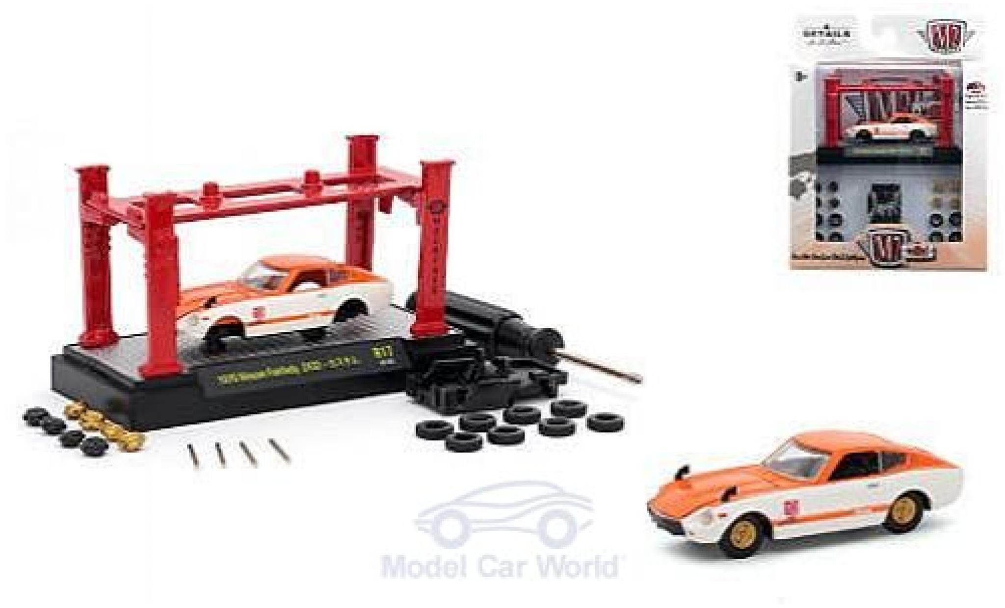 Nissan Fairlady Z 1/64 M2 Machines 432 oranje/wit 1970 Model-Kit Bausatz inklusive 4 Ersatzr&auml;dern modelauto