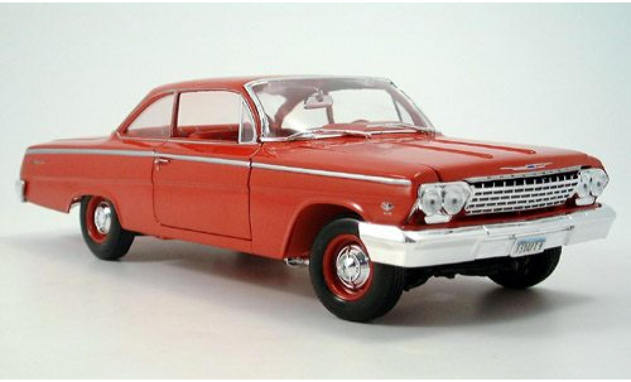 Chevrolet Bel Air 1/18 Maisto Coupe rood 1962 sans Vitrine modelauto