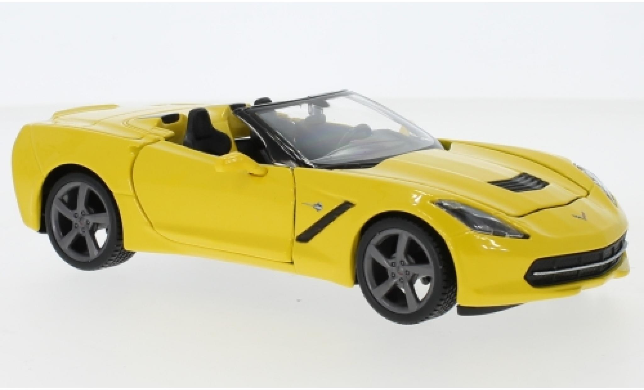 Chevrolet Corvette 1/24 Maisto Stingray (C7) Cabriolet geel 2014 modelauto