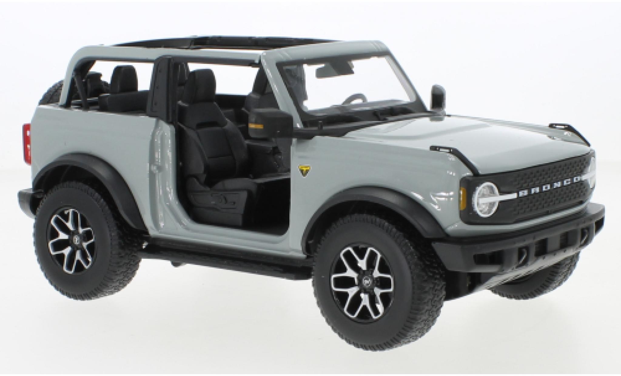 Ford Bronco 1/18 Maisto Badlands grijs 2021 1:18 modelauto