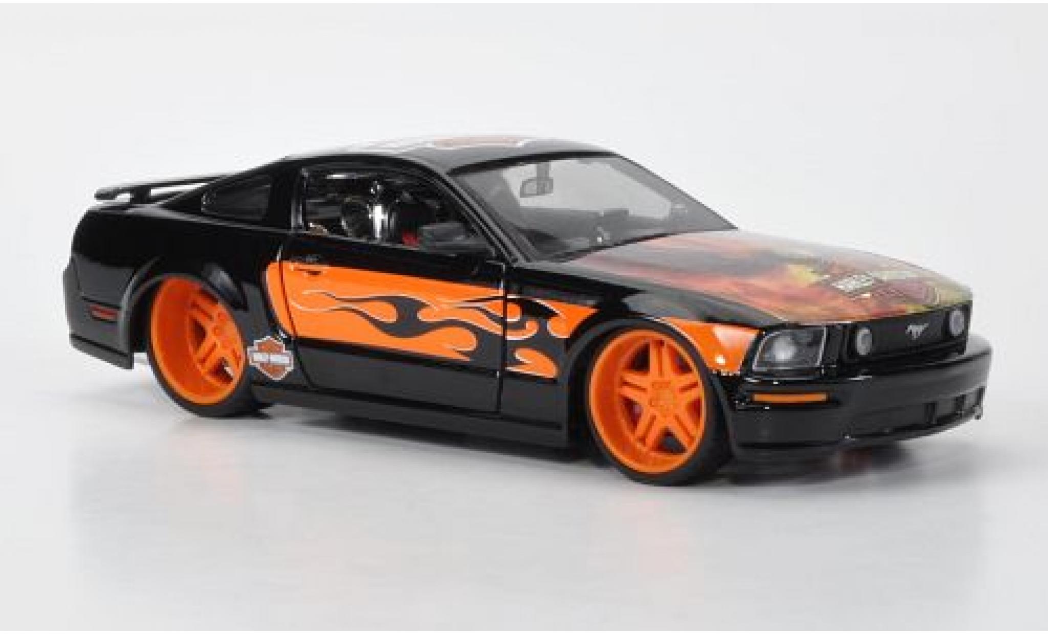 Ford Mustang 1/24 Maisto GT Harley-Davidson 2006 modelauto