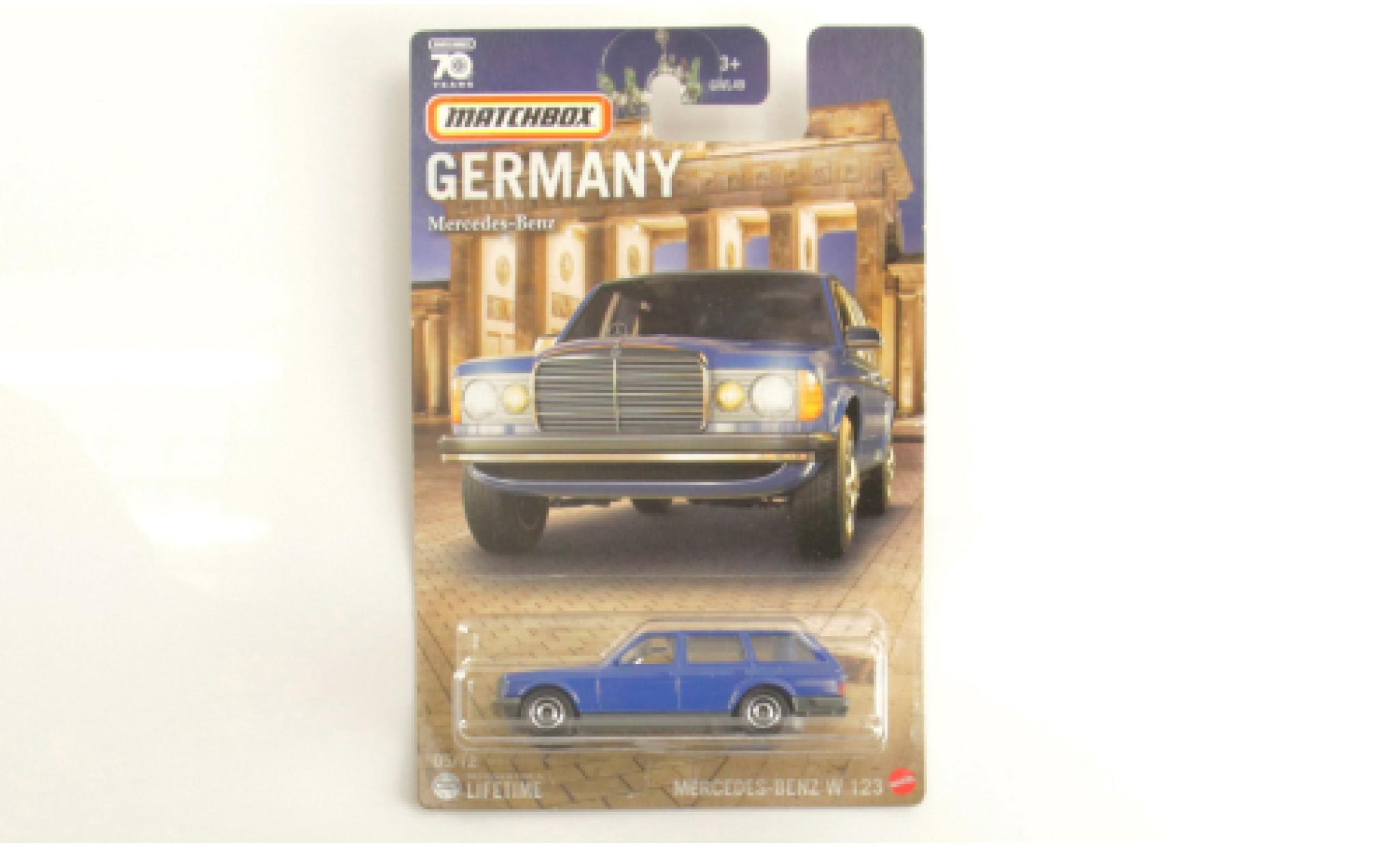 Mercedes 300 1/64 Matchbox TD (S123) blauw modelauto