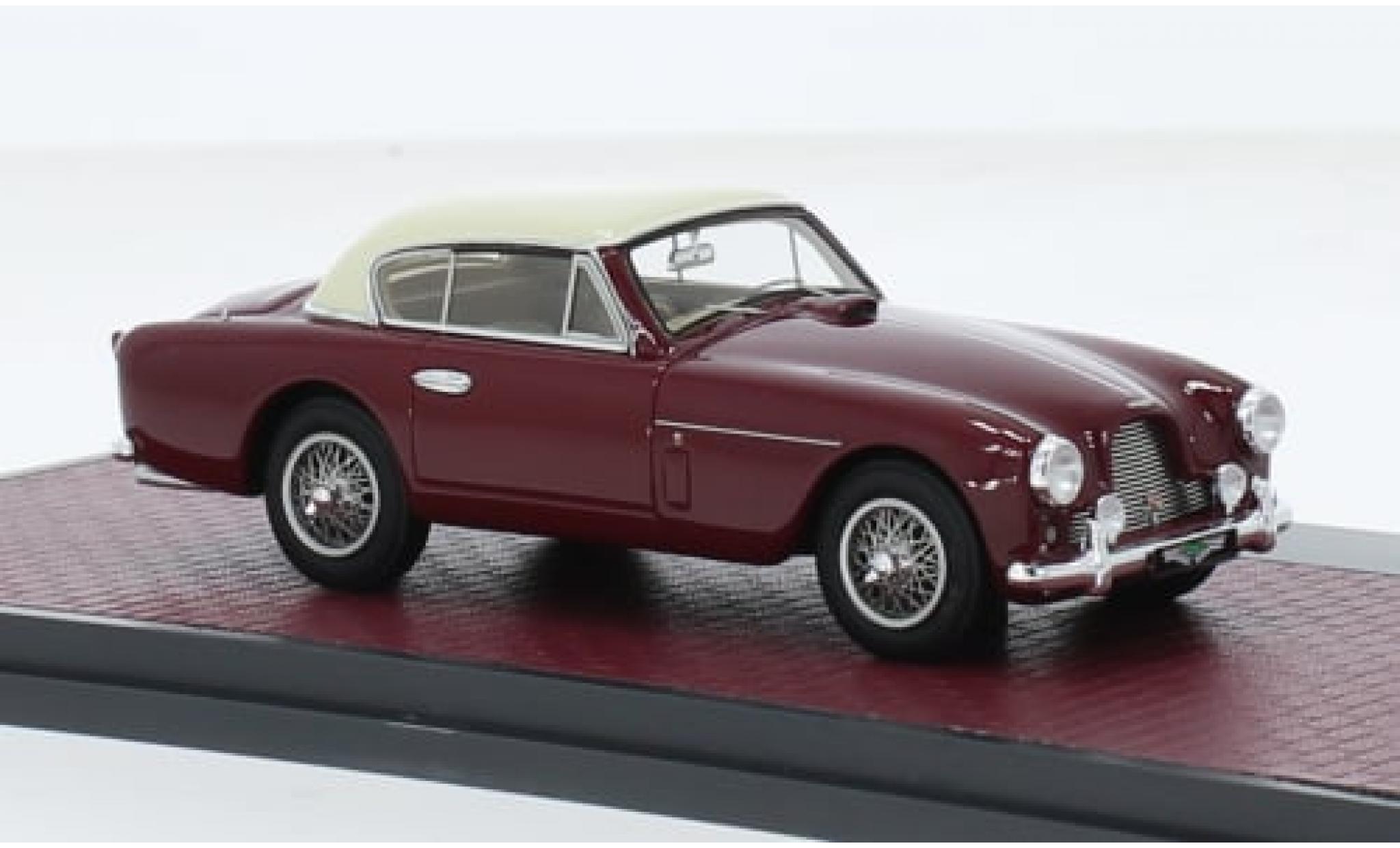 Aston Martin DB2 1/43 Matrix -4 FHC Notchback rood/beige RHD 1955 1:43 modelauto