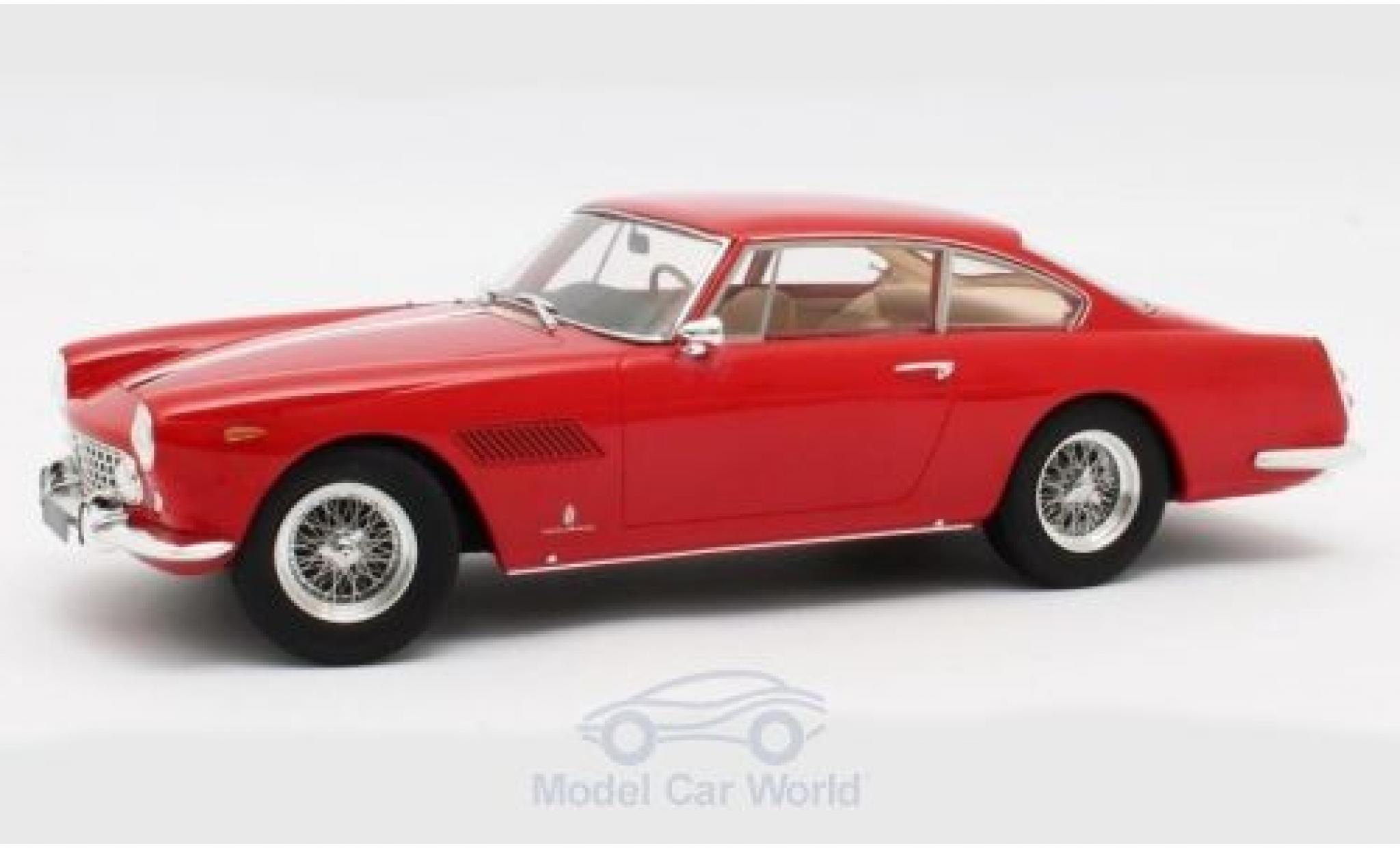 Ferrari 250 1/18 Matrix GTE 2+2 rood 1960 modelauto