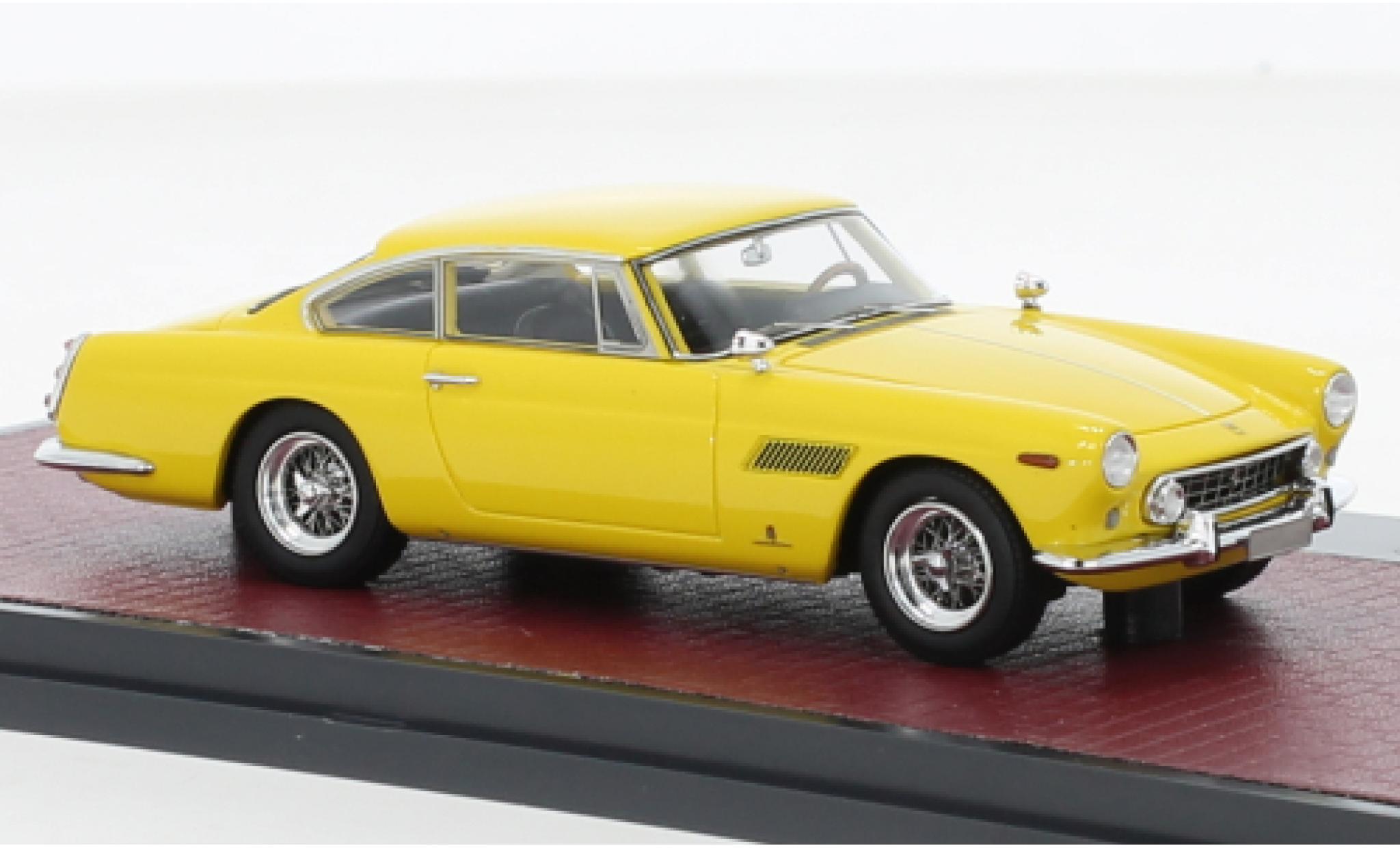 Ferrari 250 1/43 Matrix GT/E 2+2 Coupe Pininfarina geel 1960 modelauto