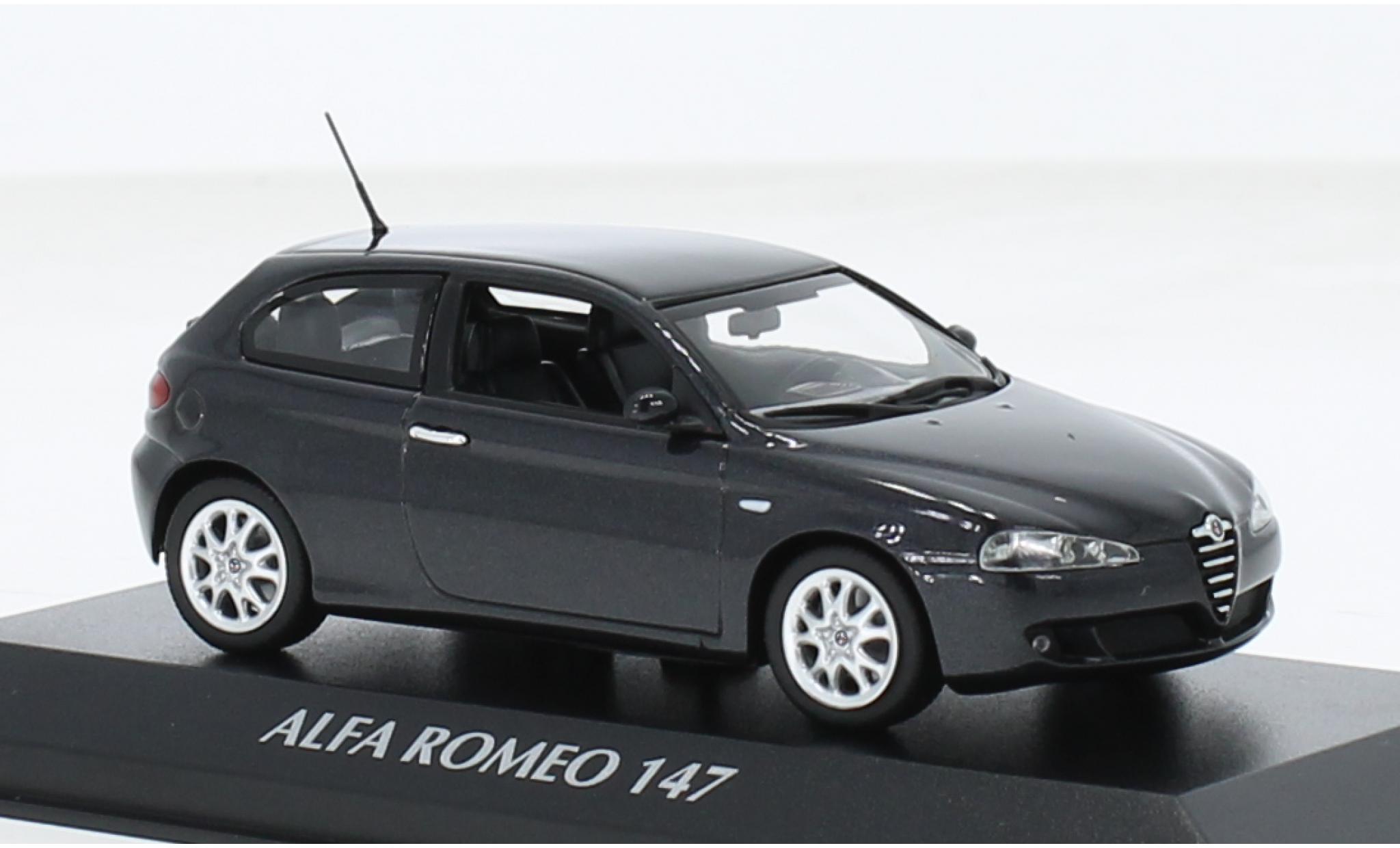 Alfa Romeo 147 1/43 Maxichamps metallic zwart 2005 1:43 modelauto