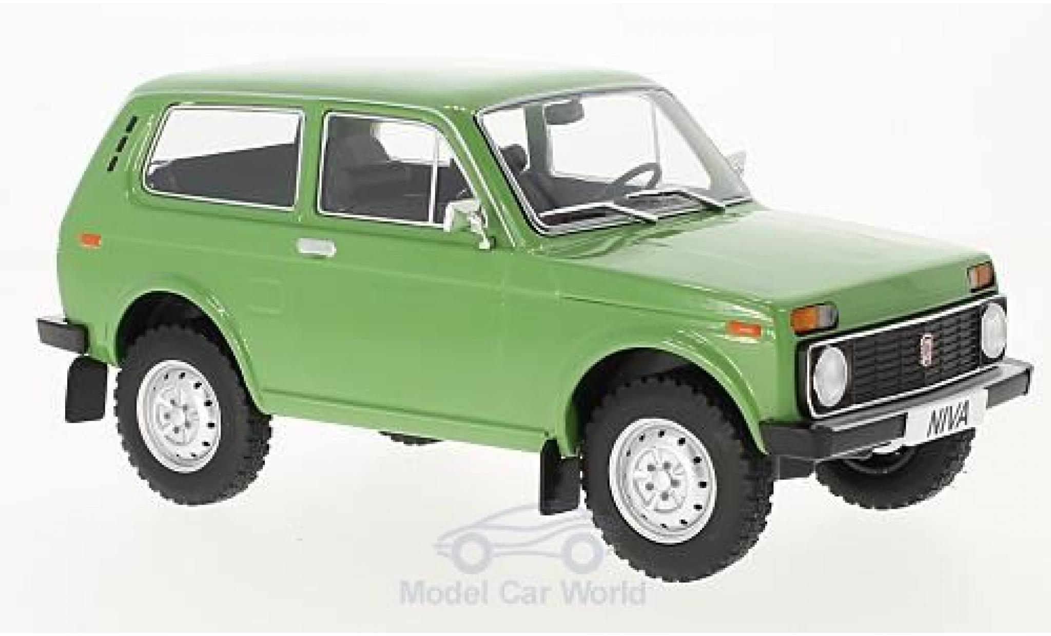 Lada Niva 1/18 MCG groen 1976 modelauto