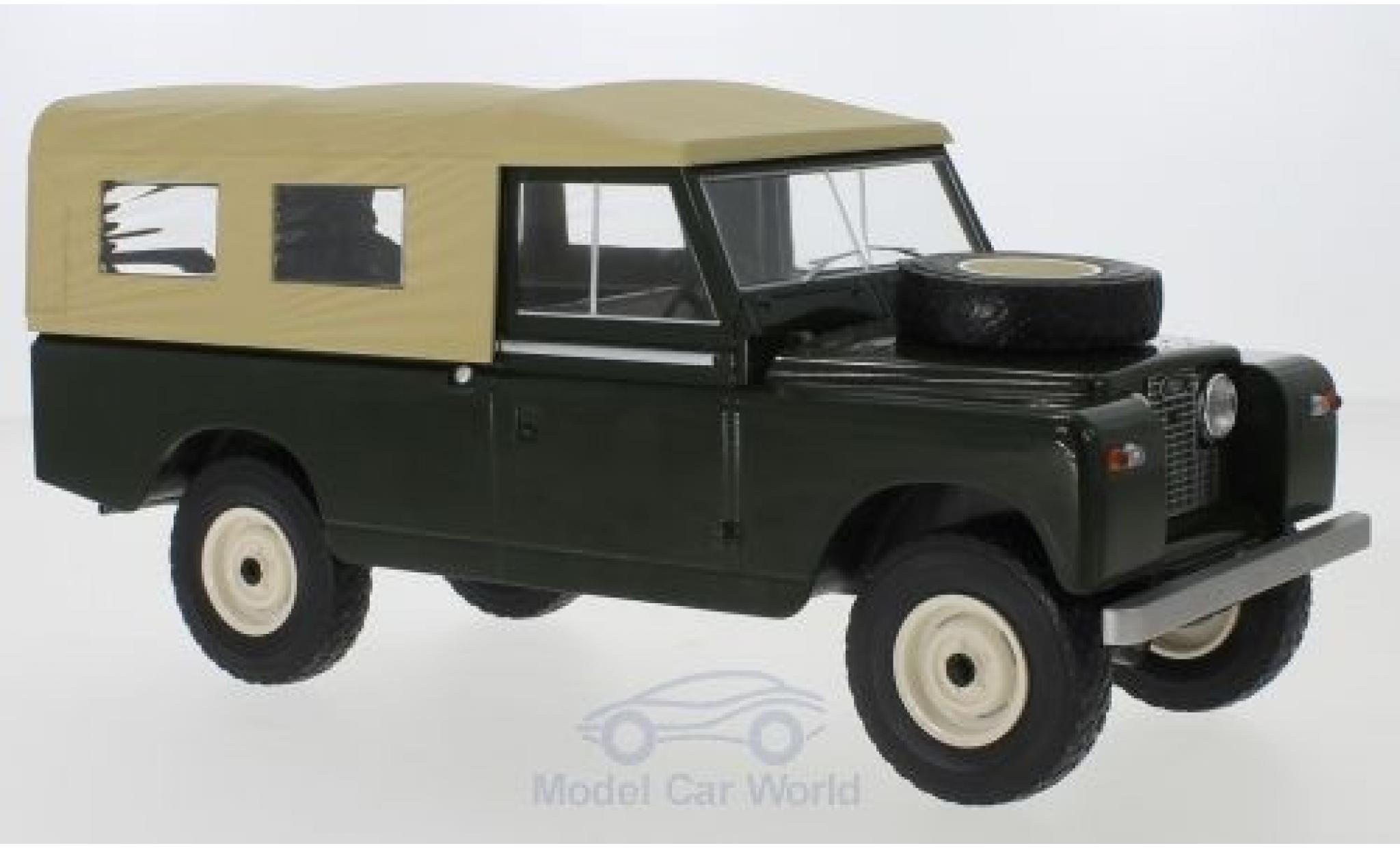 Land Rover 109 1/18 MCG Pick Up Series II groen/beige RHD 1959 modelauto