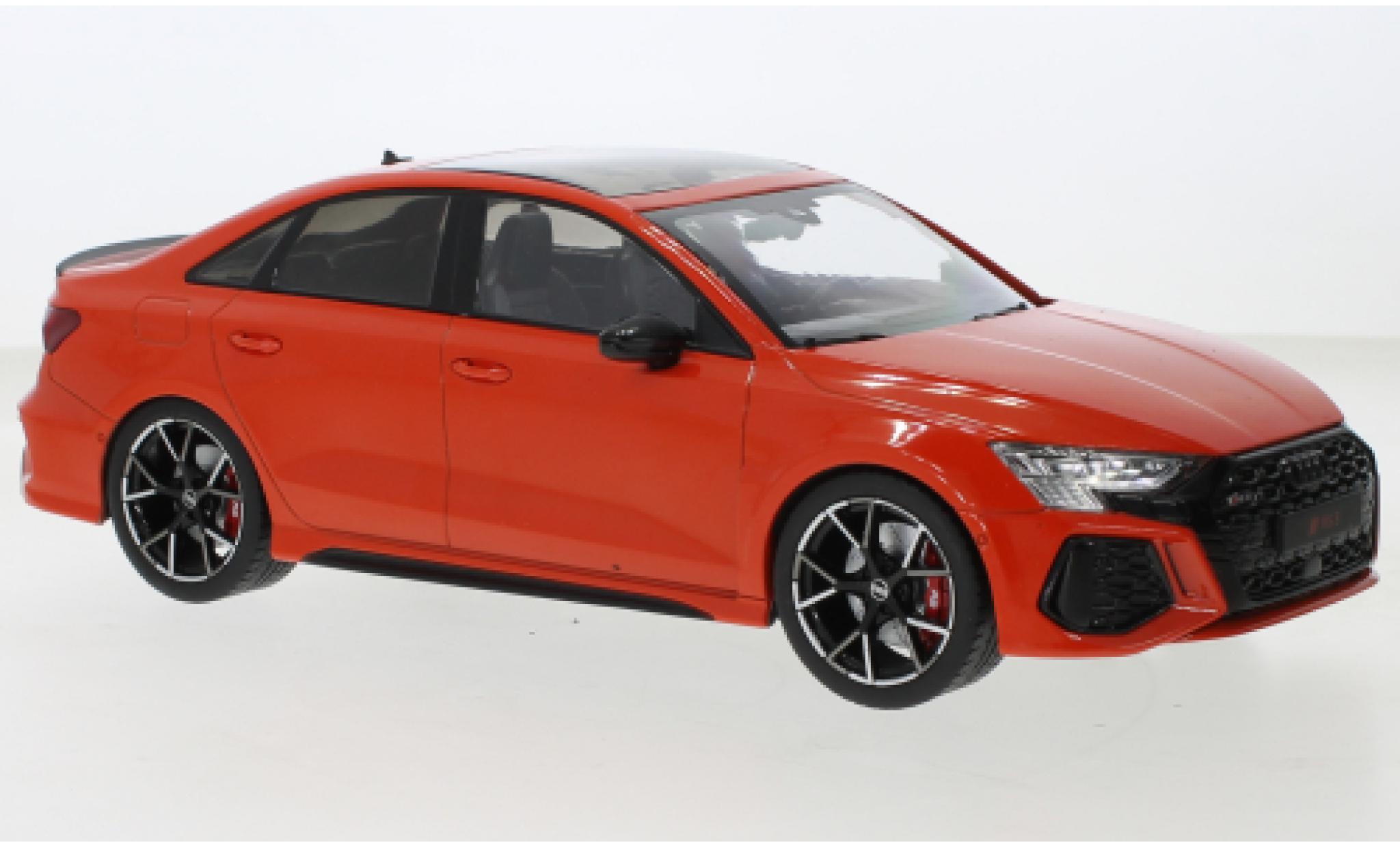 Audi RS3 1/18 MCG Sedan rood 2022 modelauto