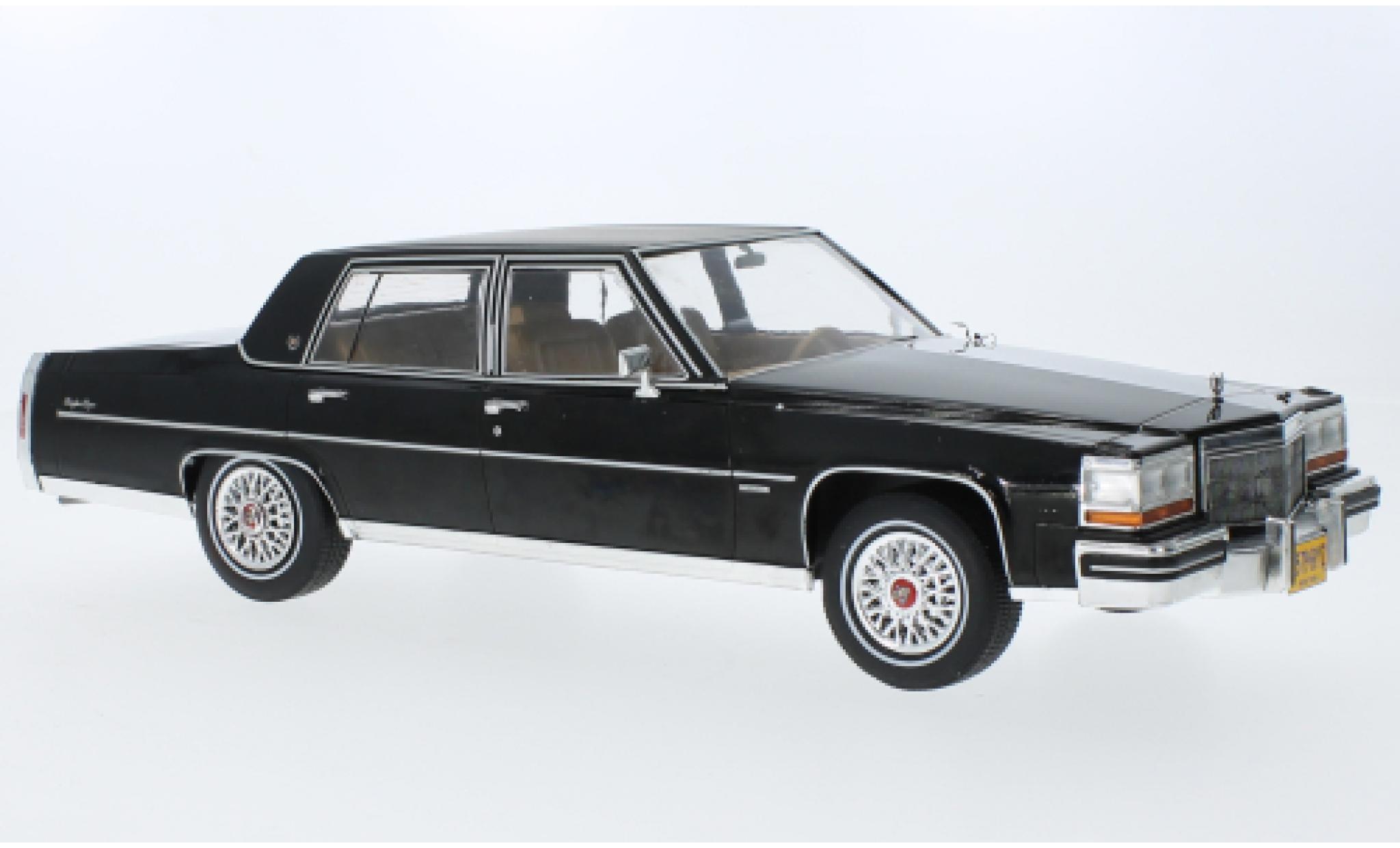 Cadillac Fleetwood 1/18 MCG Brougham zwart 1982 modelauto