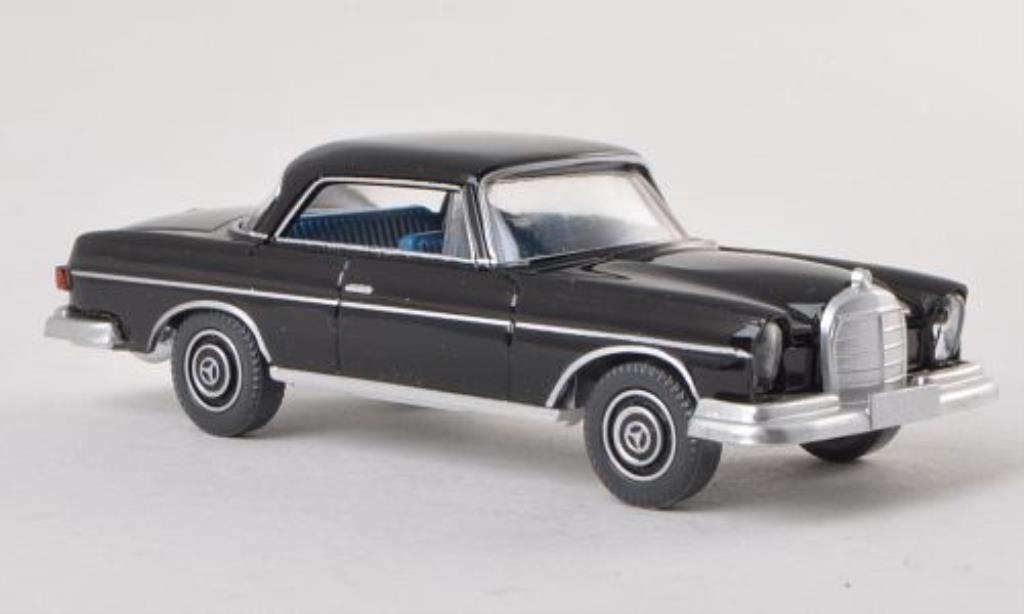 Mercedes 250 1/87 Wiking SE Coupe (W111) zwart modelauto