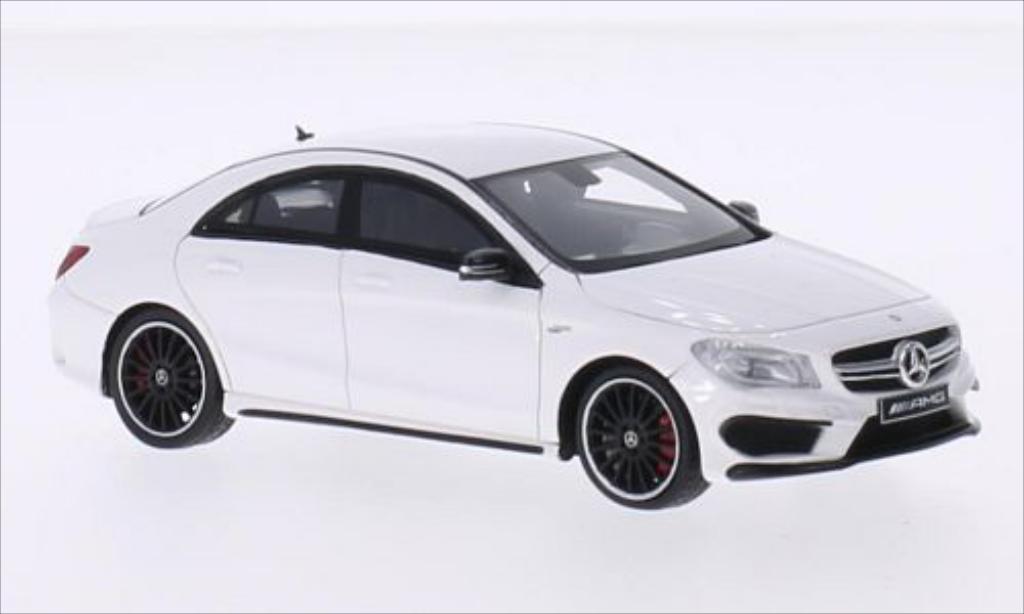 Mercedes CLA 1/43 Spark 45 AMG wit 2014 modelauto