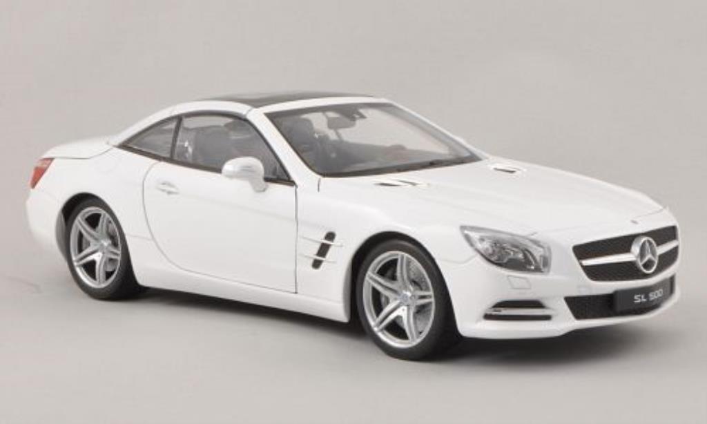 Mercedes Classe SL 500 1/18 Welly 500 (R231) wit Verdeck geschlossen 2012 modelauto