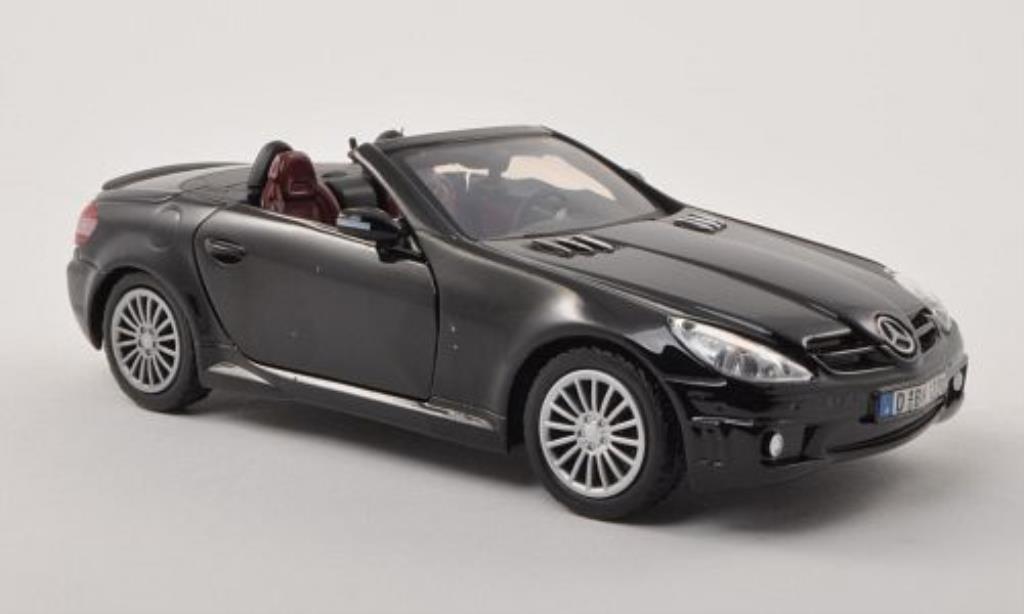 Mercedes Classe SLK 1/24 Motormax 55 AMG (R171) zwart modelauto