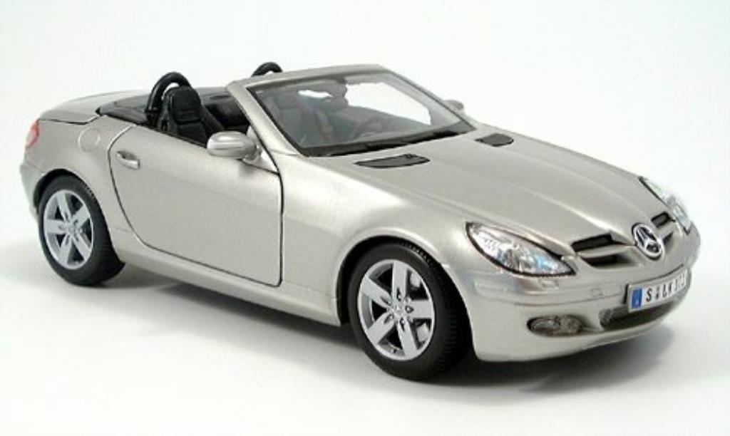 Mercedes Classe SLK 1/18 Maisto grijsgrijs offen 2004 modelauto