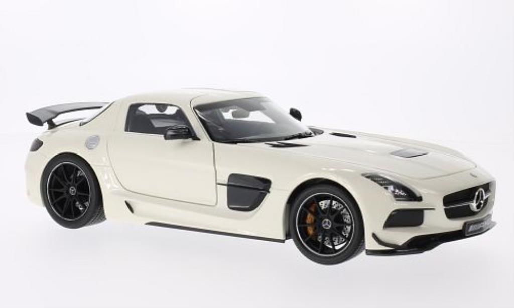 Mercedes SLS 1/18 Minichamps AMG (C197) Black Series wit 2013 modelauto